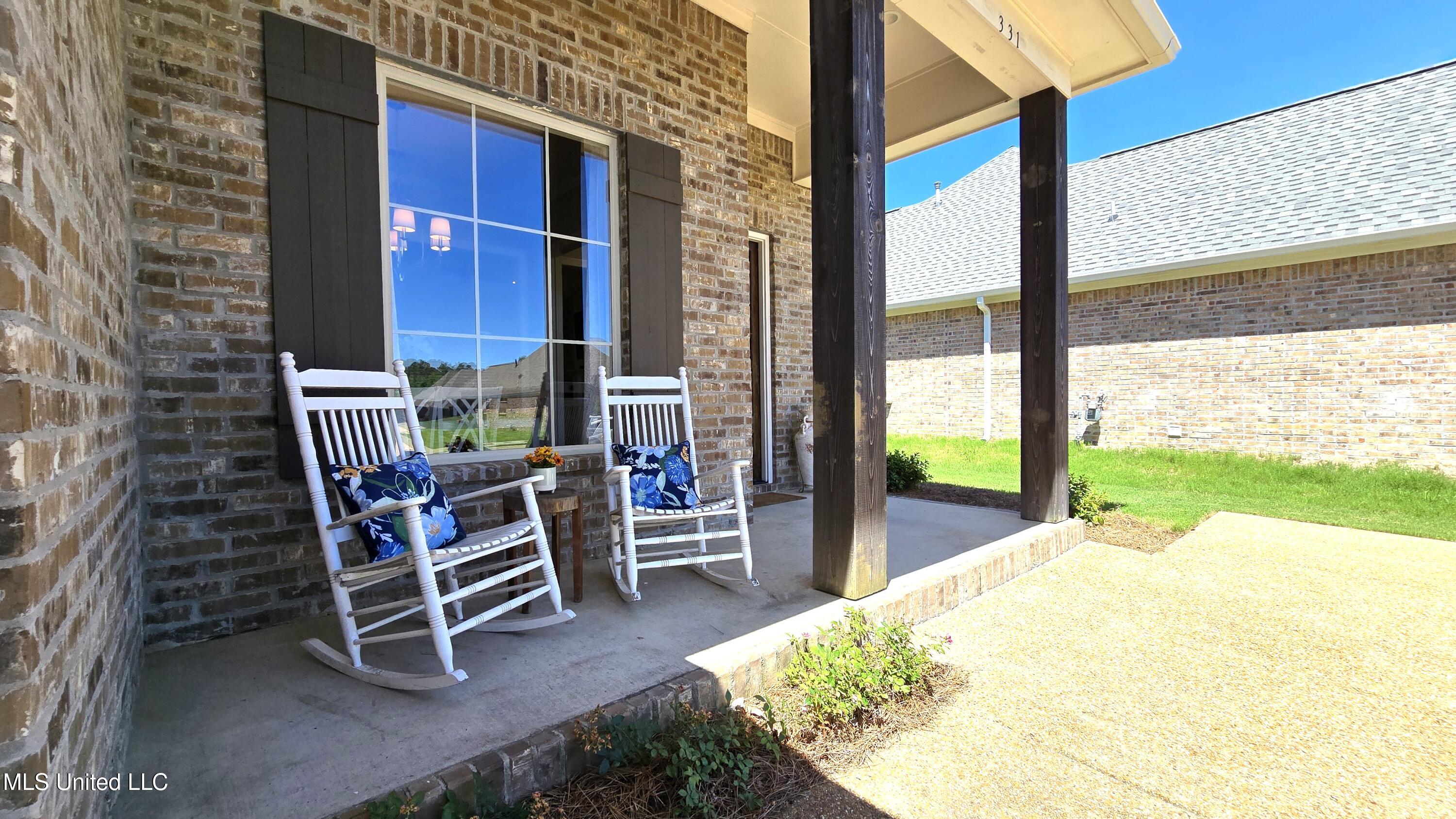 331 Emerald Way, Brandon, Mississippi image 3