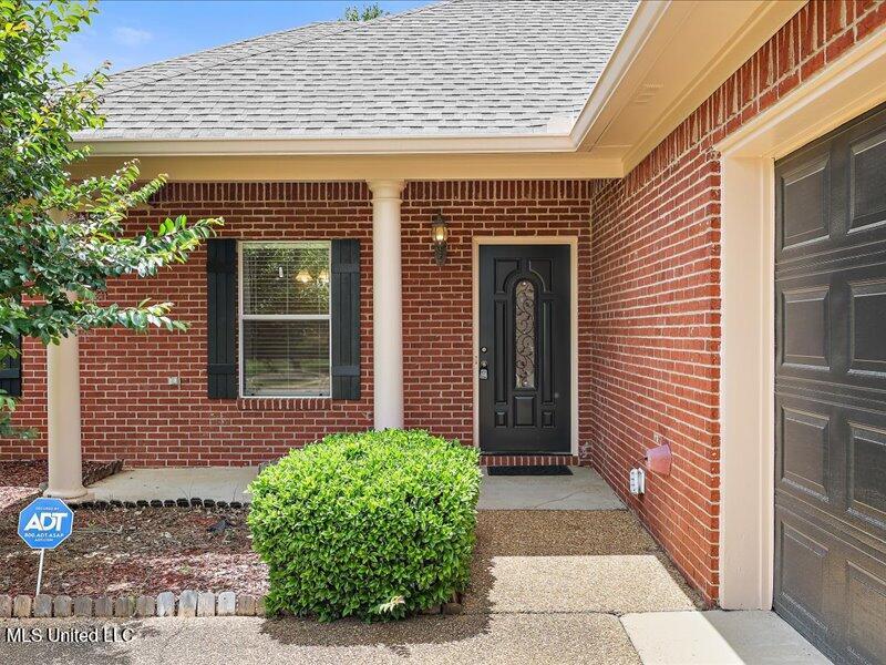 131 Susan Lane, Brandon, Mississippi image 3
