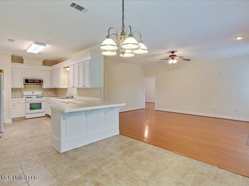 131 Susan Lane, Brandon, Mississippi image 14