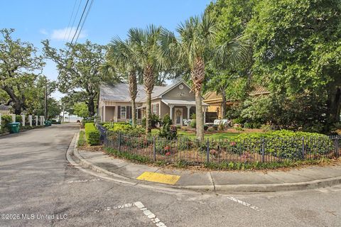 Homes For Sale - 1521 Roberts Avenue<br/> Gulfport, MS 39501