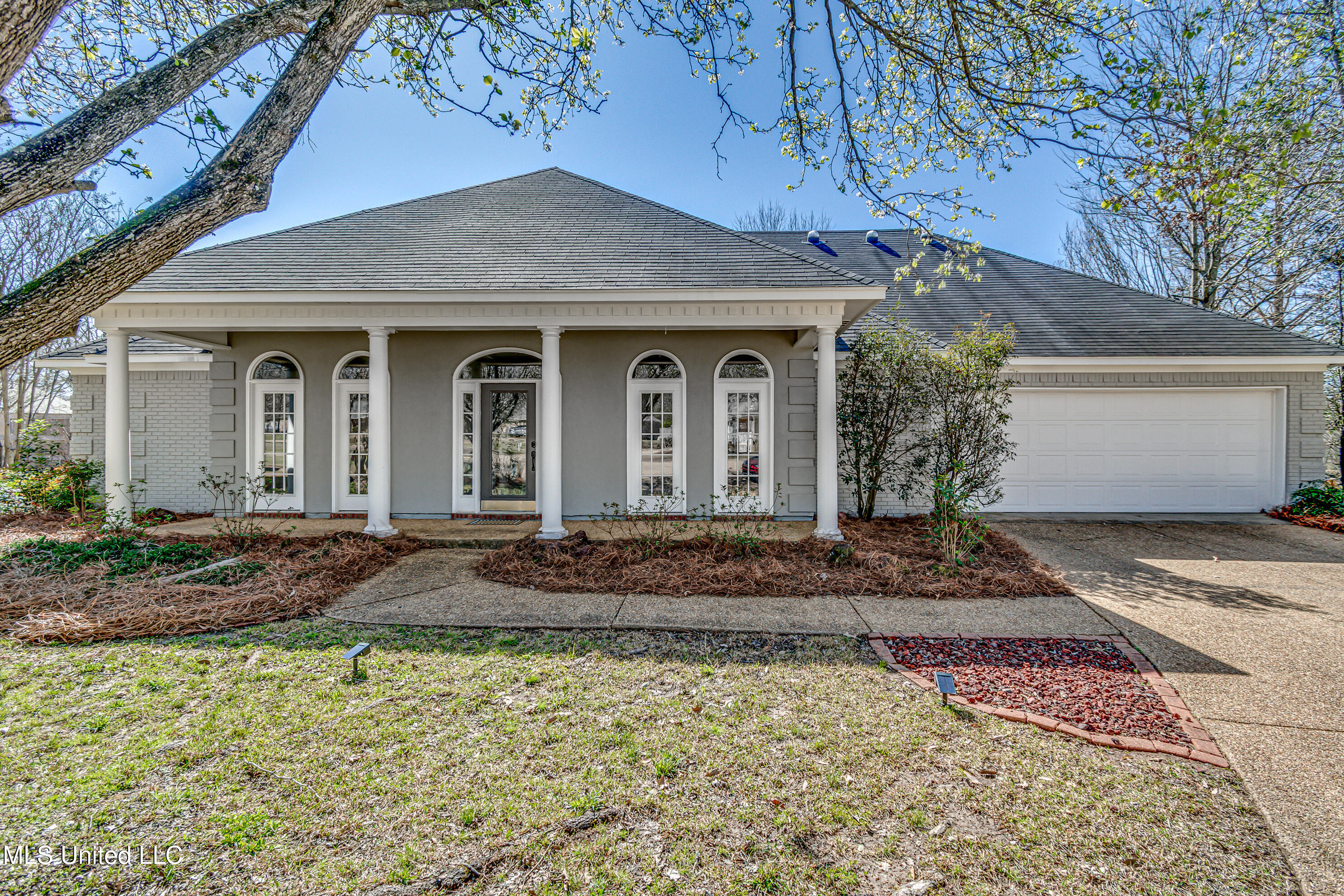 114 Fairfax Court, Madison, Mississippi image 2