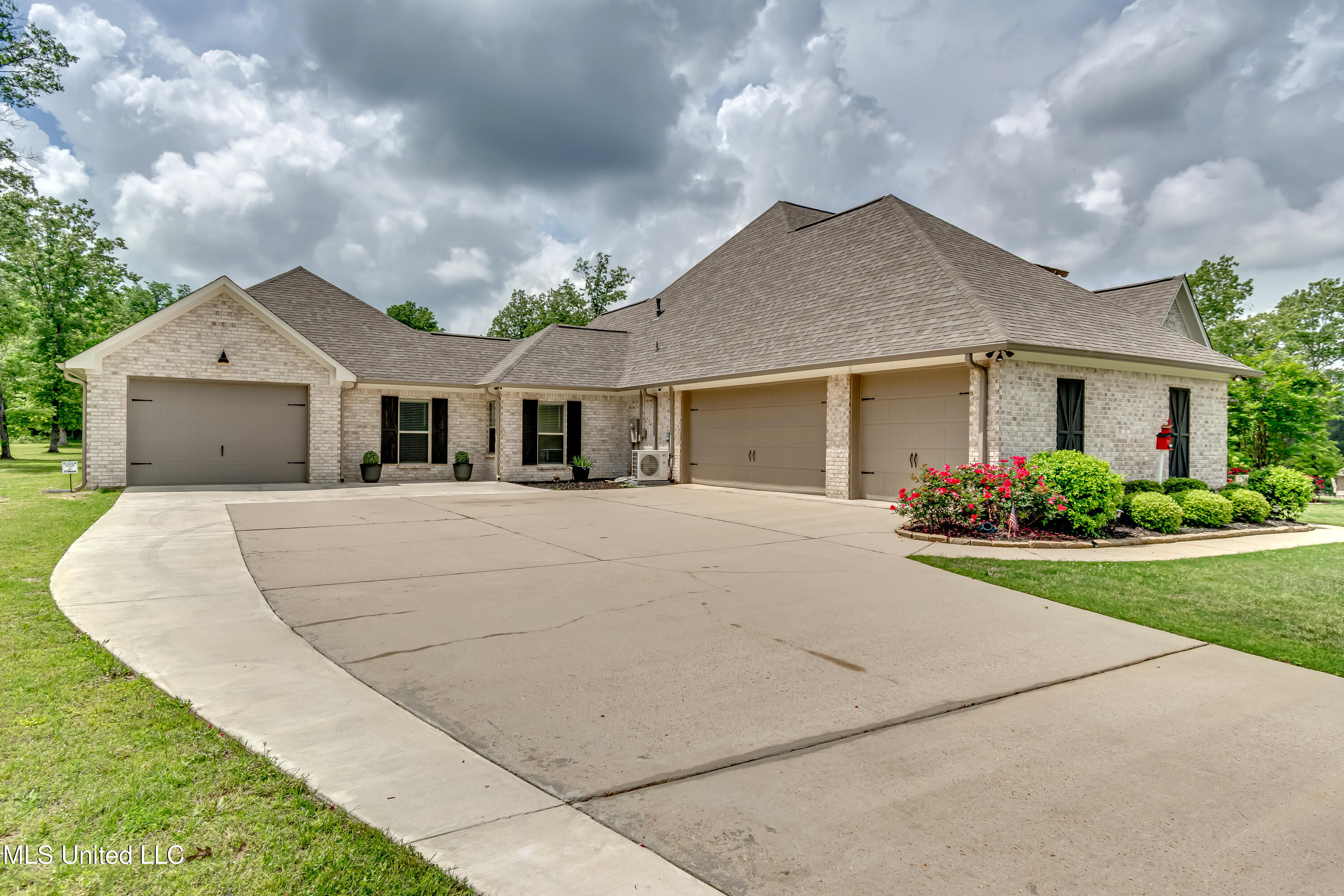 905 Cassidy Lane, Brandon, Mississippi image 1