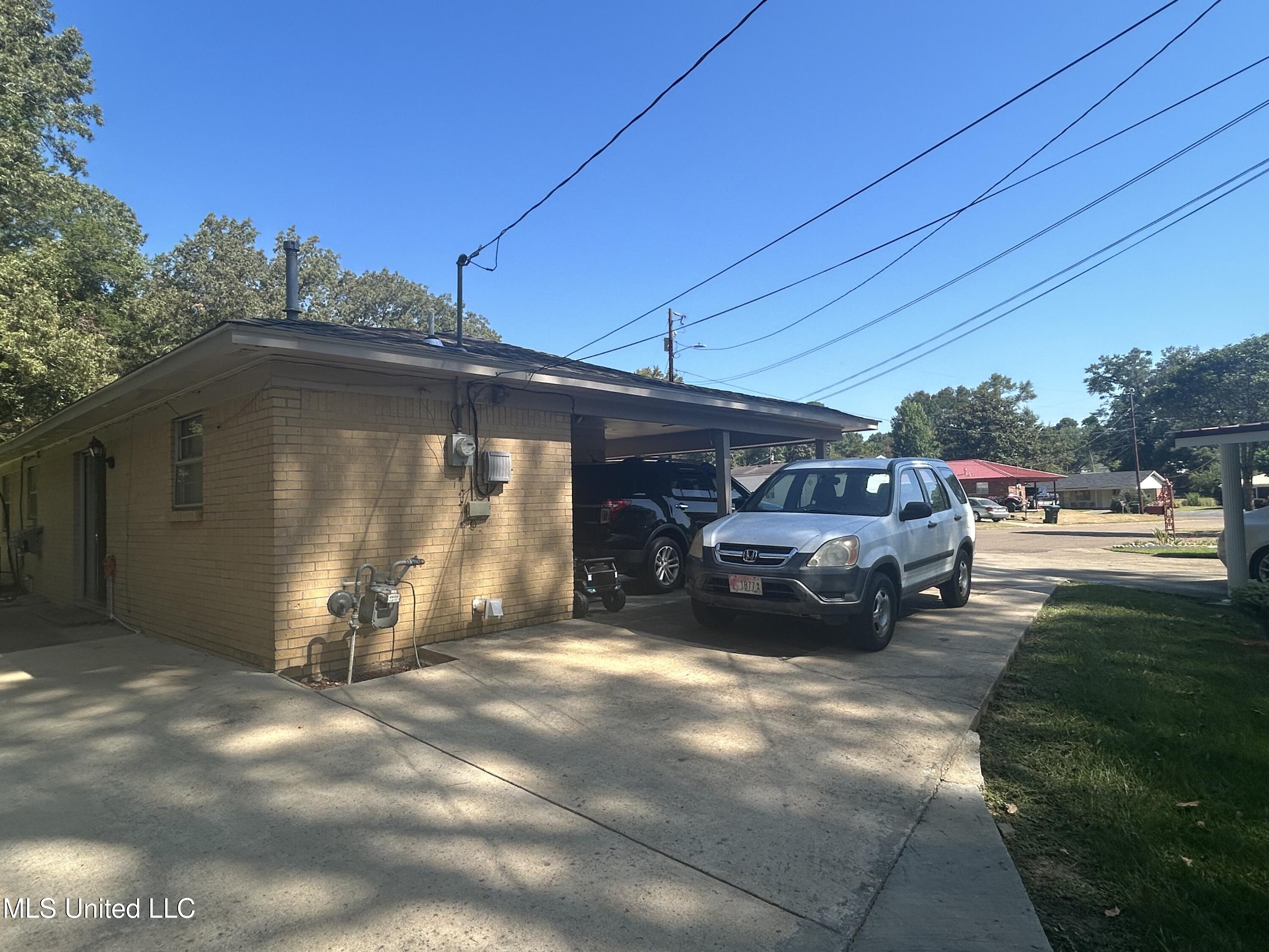 904 Barcove Cove, Winona, Mississippi image 5