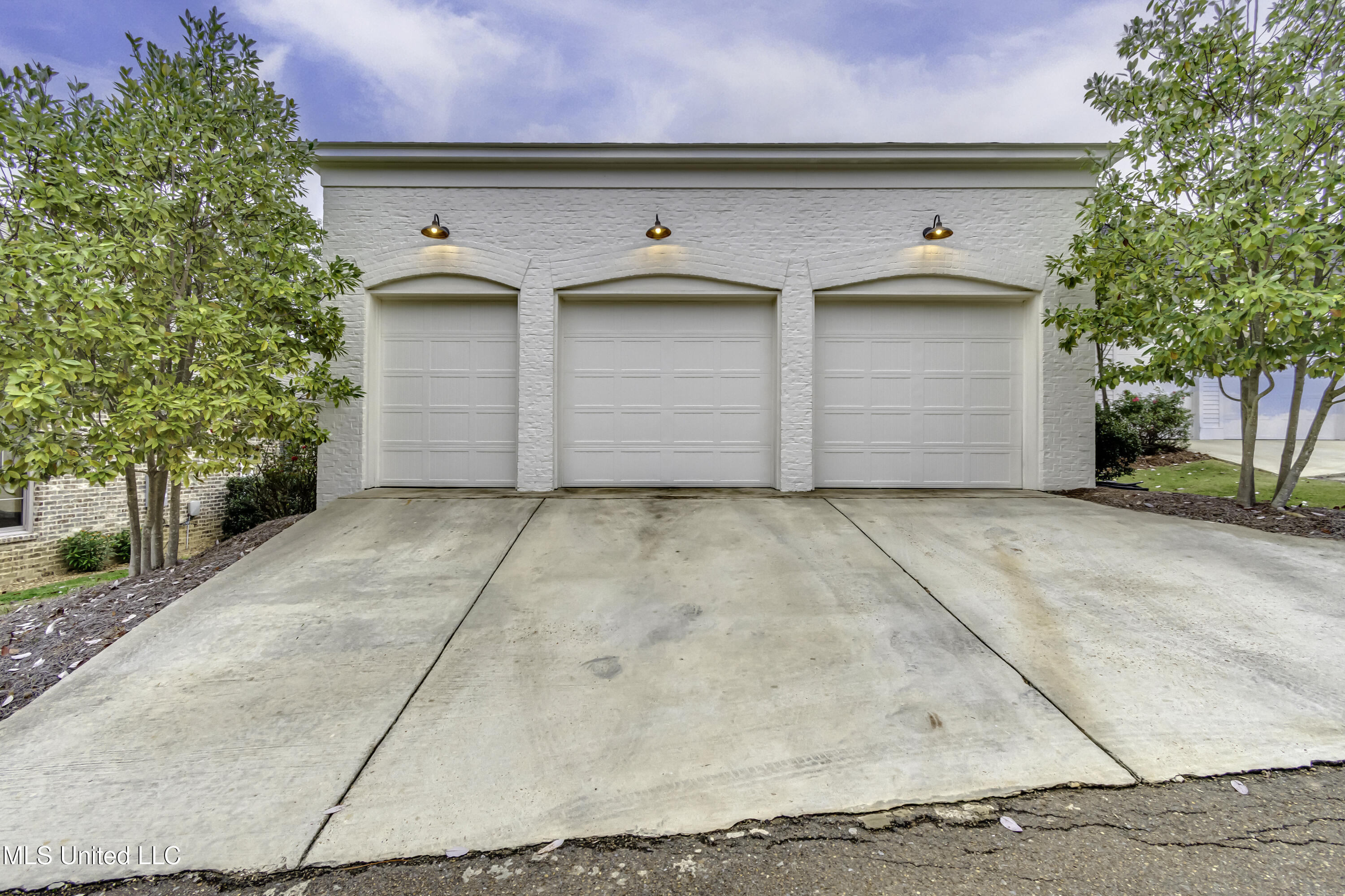 Madison, Mississippi 39110, United States, 3 Bedrooms Bedrooms, ,4 BathroomsBathrooms,Residential,Active,254890