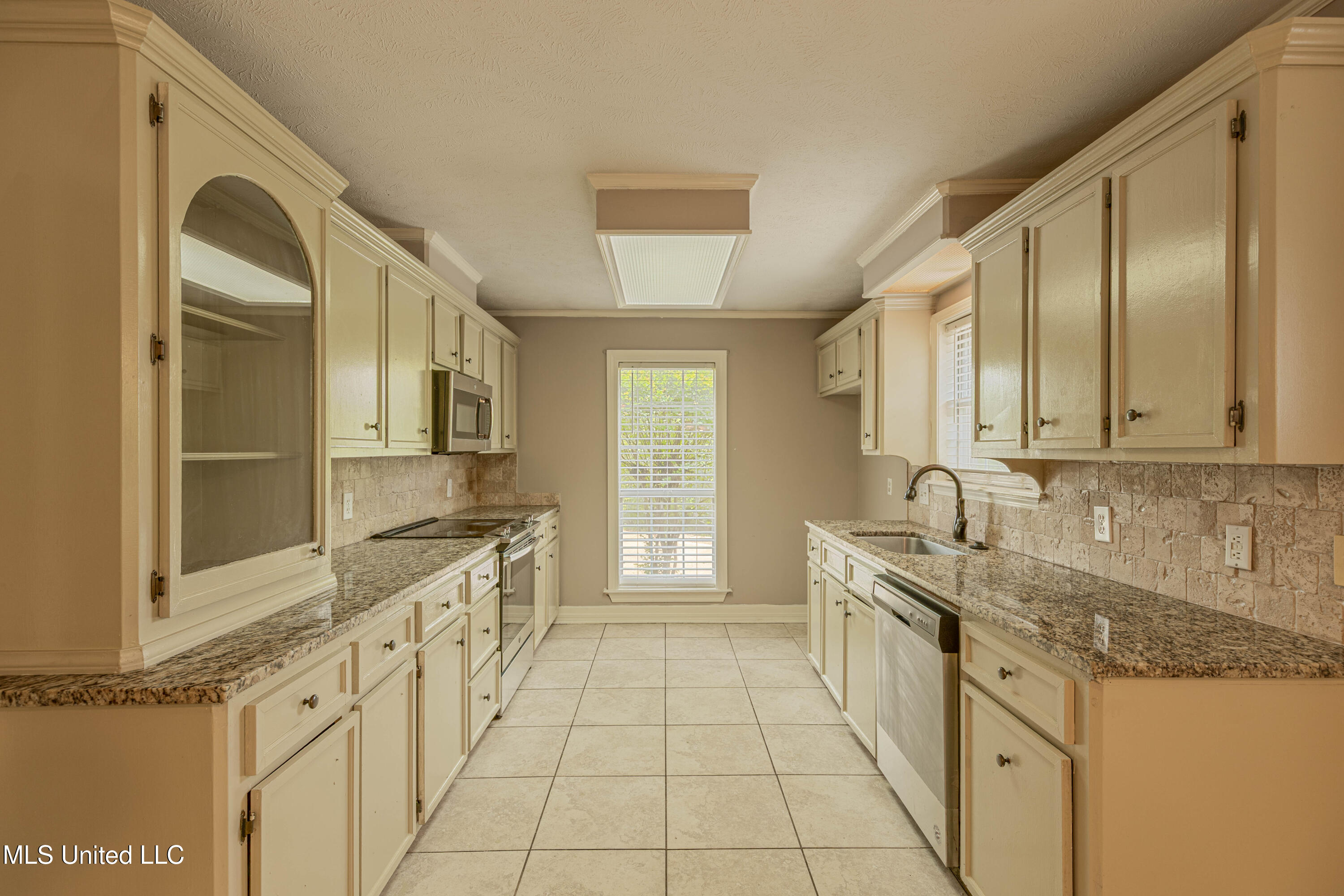 303 Colonial Drive, Madison, Mississippi image 12