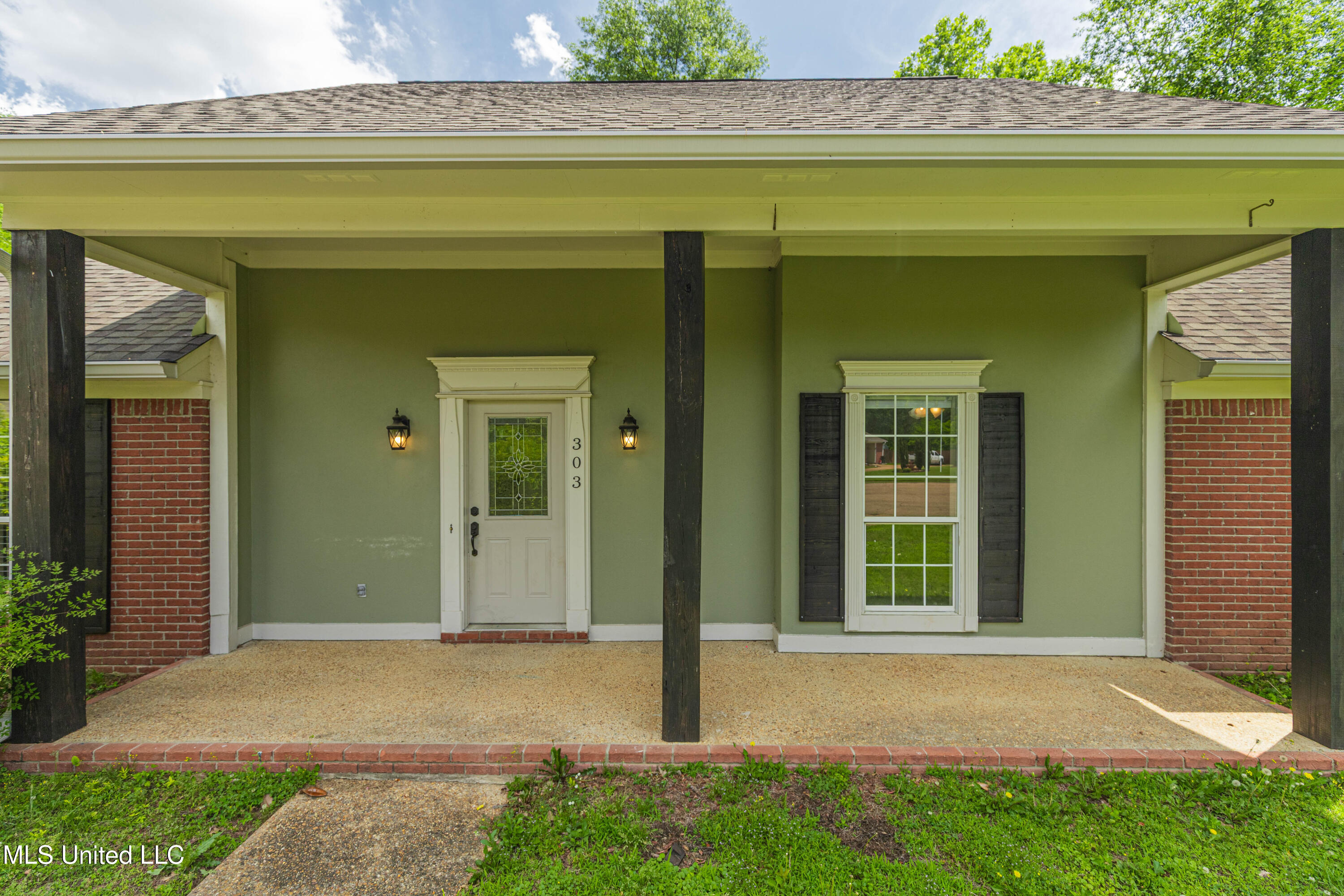 303 Colonial Drive, Madison, Mississippi image 4