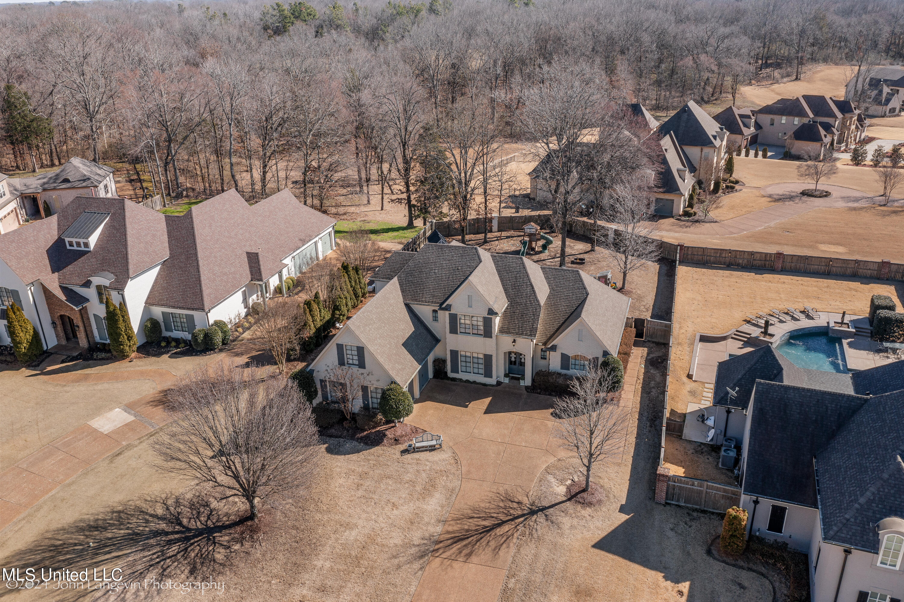 4693 Spring Meadow Cove, Olive Branch, Mississippi image 2