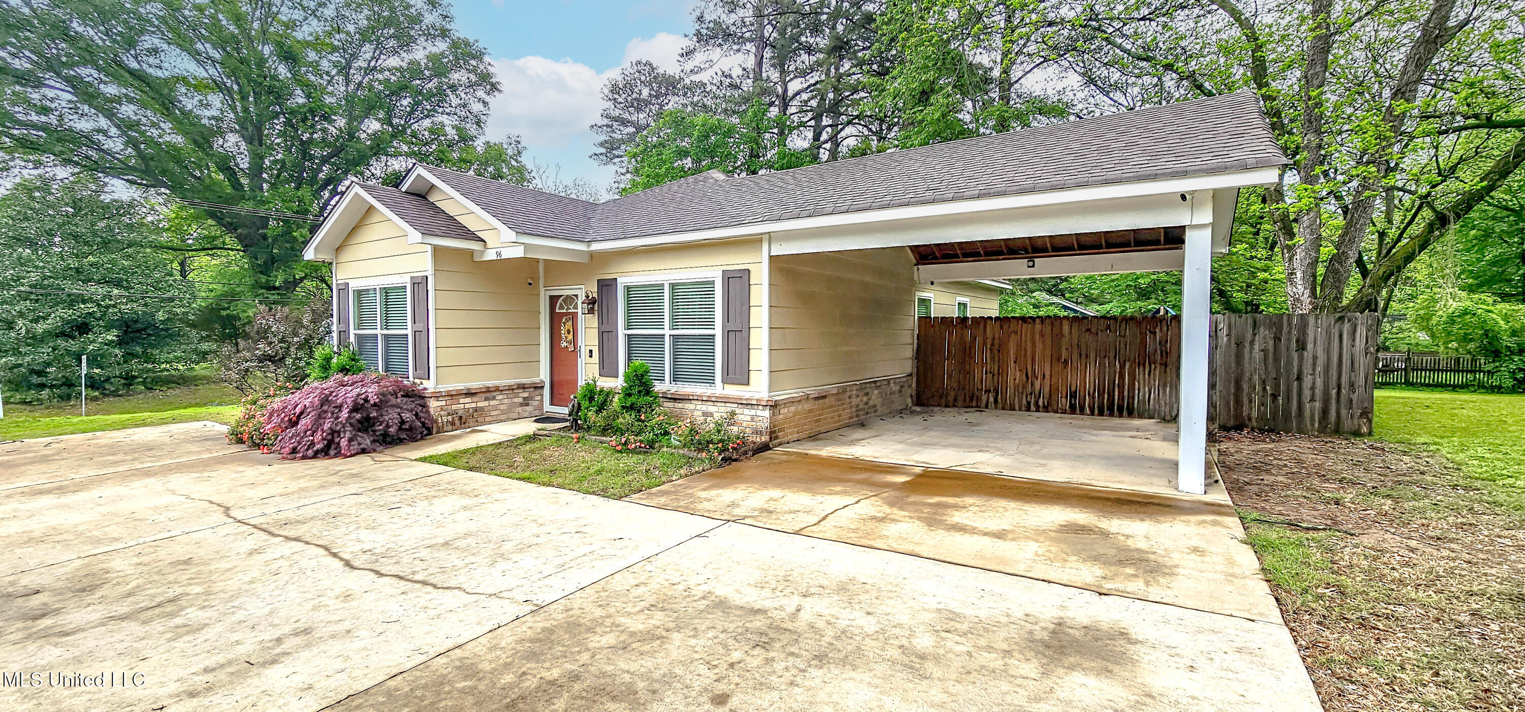 96 Line Street, Senatobia, Mississippi image 3