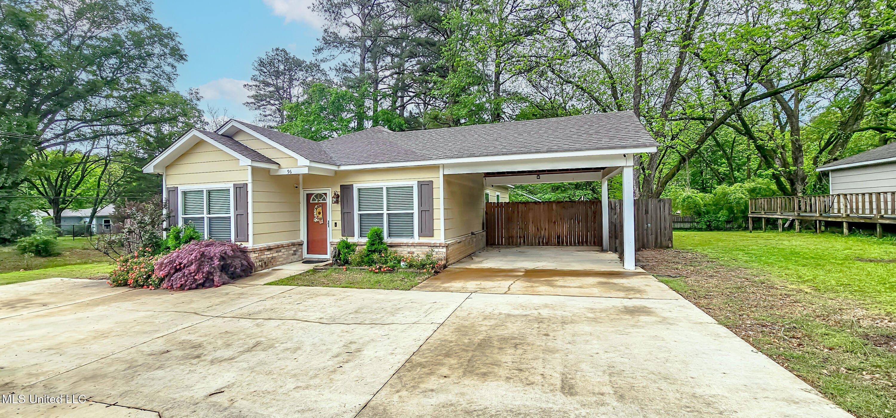 96 Line Street, Senatobia, Mississippi image 1