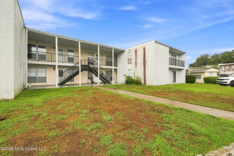 Condo For Sale - 3220 Cumberland Road<br/> Ocean Springs, MS 39564