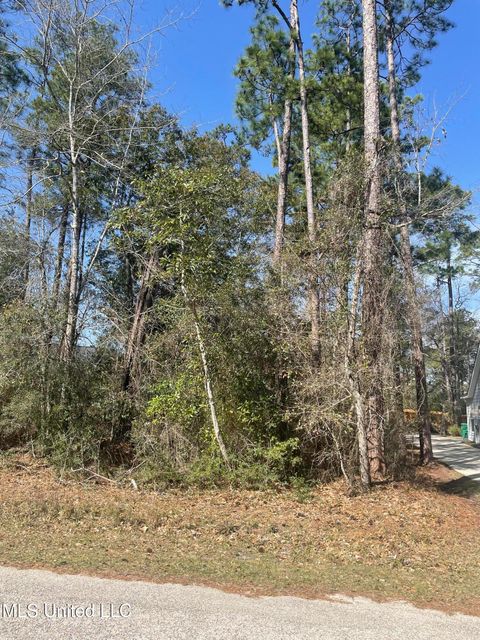 Vacant Land For Sale - LOT 15 Op La Way<br/> Hancock County, Diamondhead, MS 39525