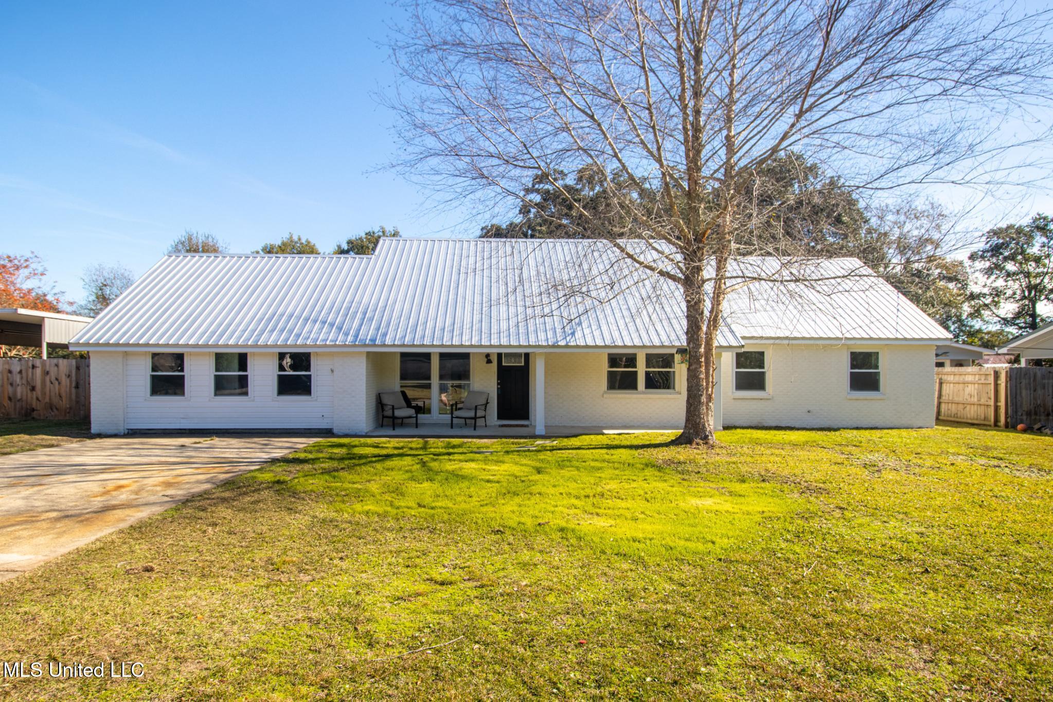 112 Clower Avenue, Long Beach, Mississippi image 1