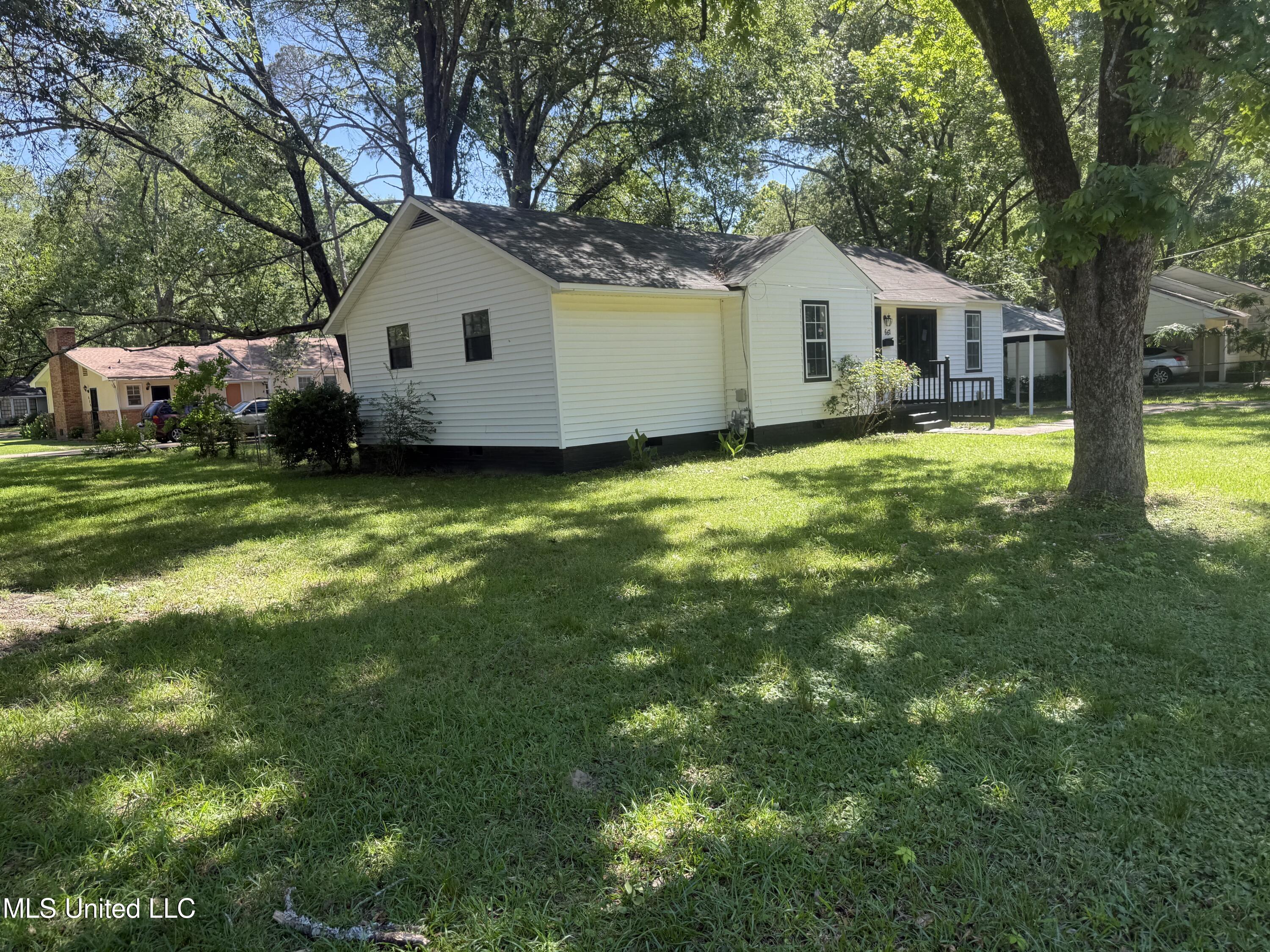 661 Robinhood Road, Jackson, Mississippi image 2