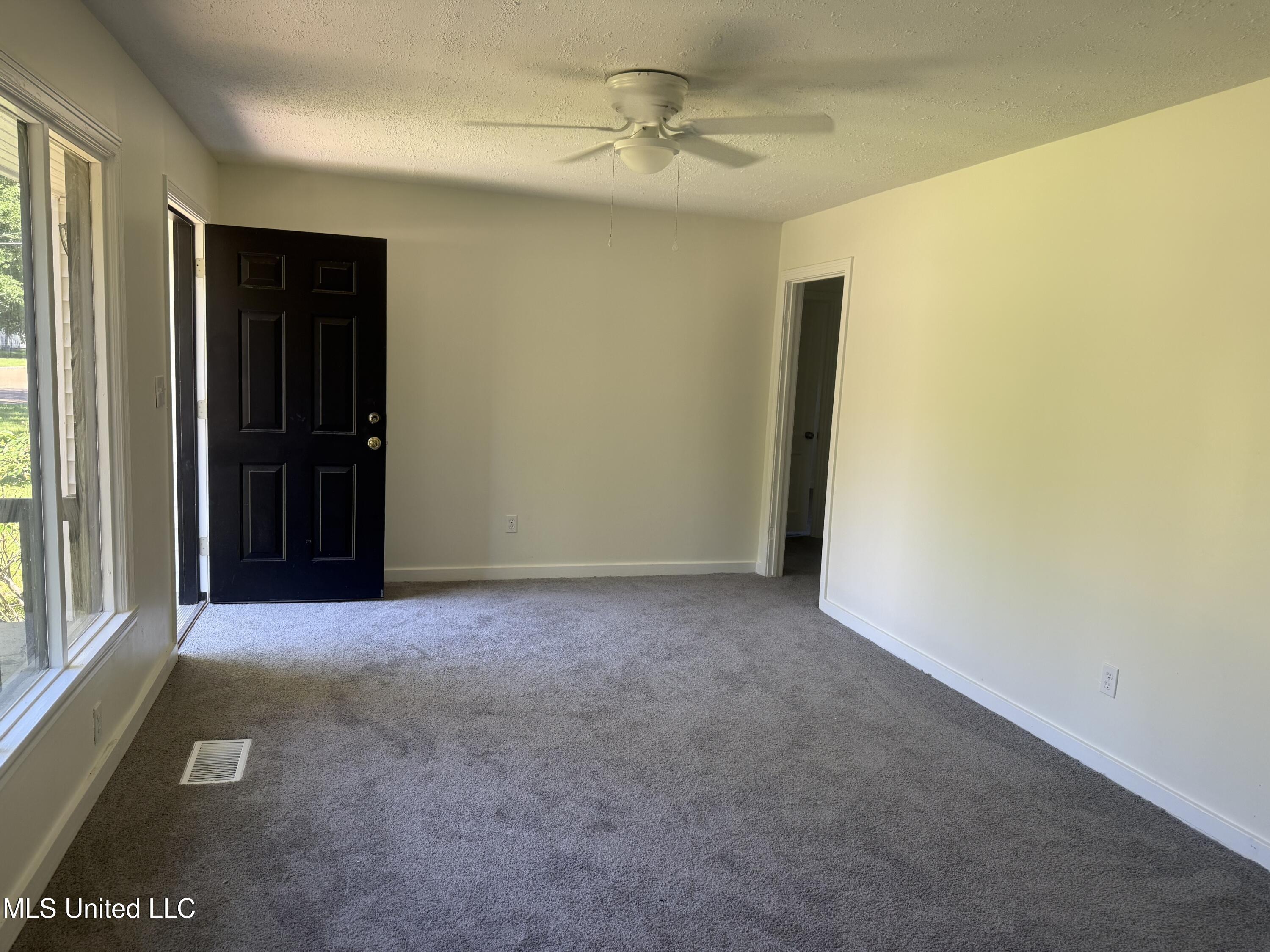 661 Robinhood Road, Jackson, Mississippi image 4