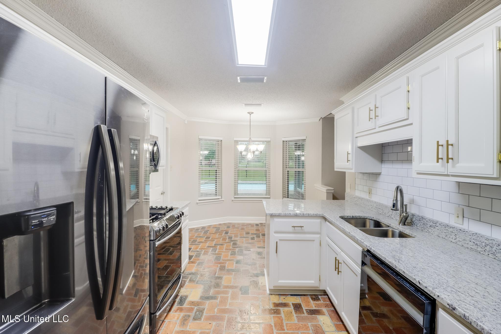 8132 Curry Road, Biloxi, Mississippi image 2
