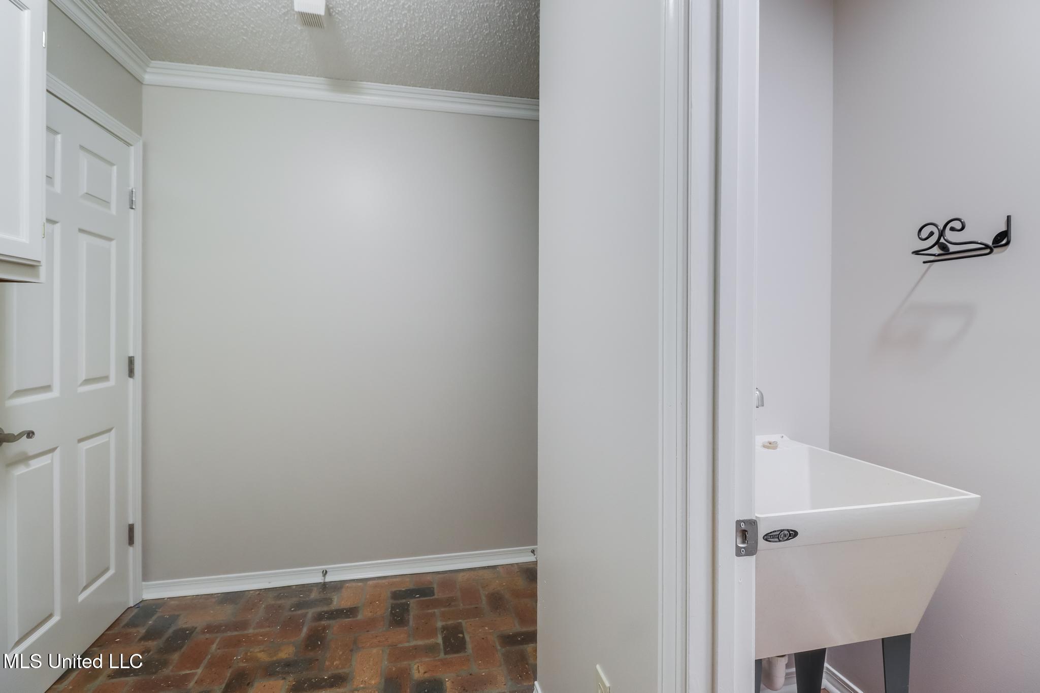 8132 Curry Road, Biloxi, Mississippi image 23