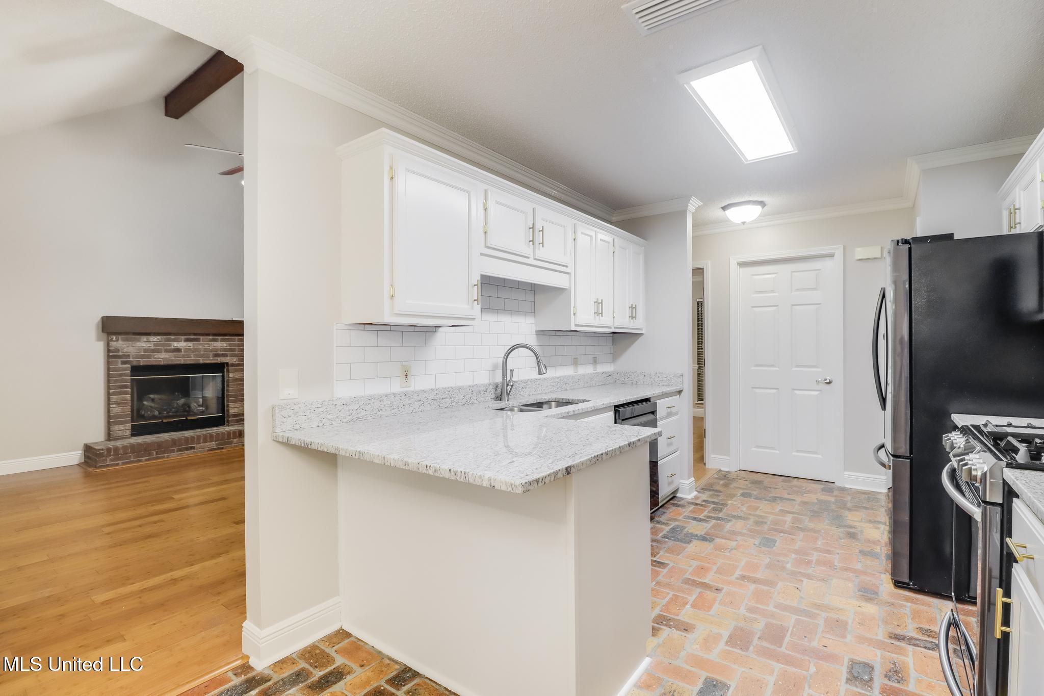 8132 Curry Road, Biloxi, Mississippi image 5