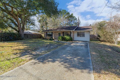 Homes For Sale - 1000 Abbott Street<br/> Picayune, MS 39466