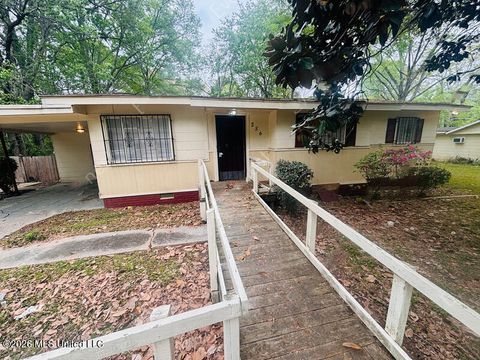 Homes For Sale - 256 Iris Avenue<br/> Jackson, MS 39206