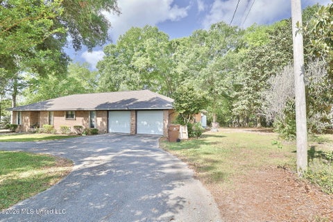 Homes For Sale - 14143 Lumpkin Road<br/> Gulfport, MS 39503