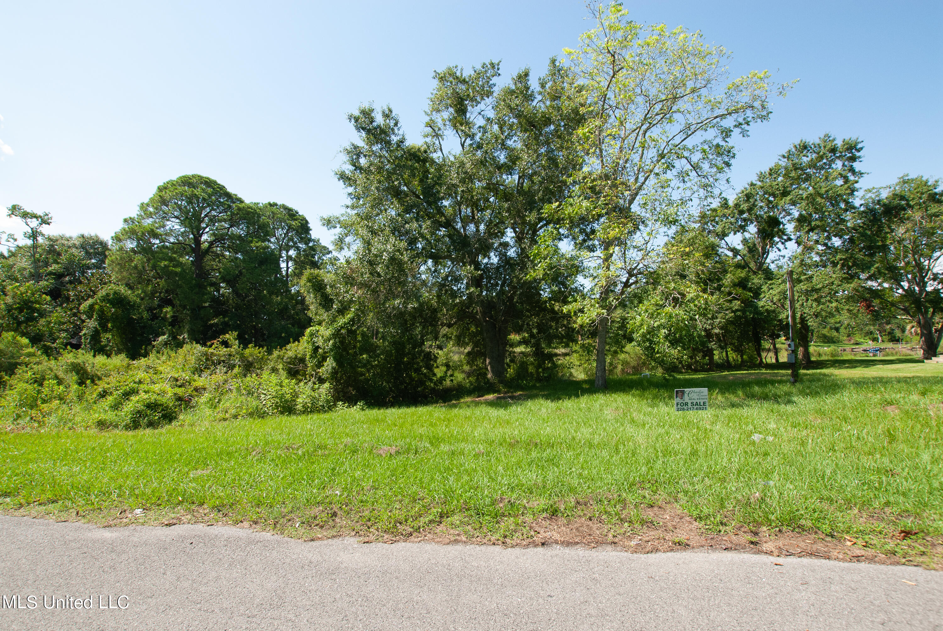 808 Communy Avenue, Pascagoula, Mississippi image 1