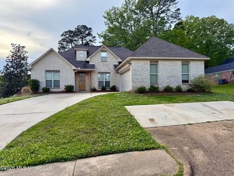 Homes For Sale - 580 Hickory Place<br/> Brandon, MS 39047