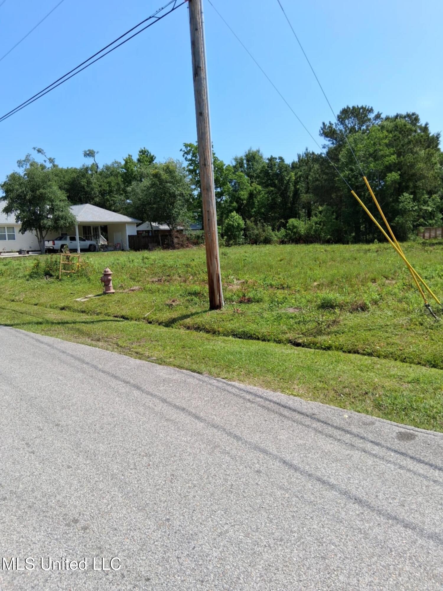 506 Sears Avenue, Waveland, Mississippi image 4