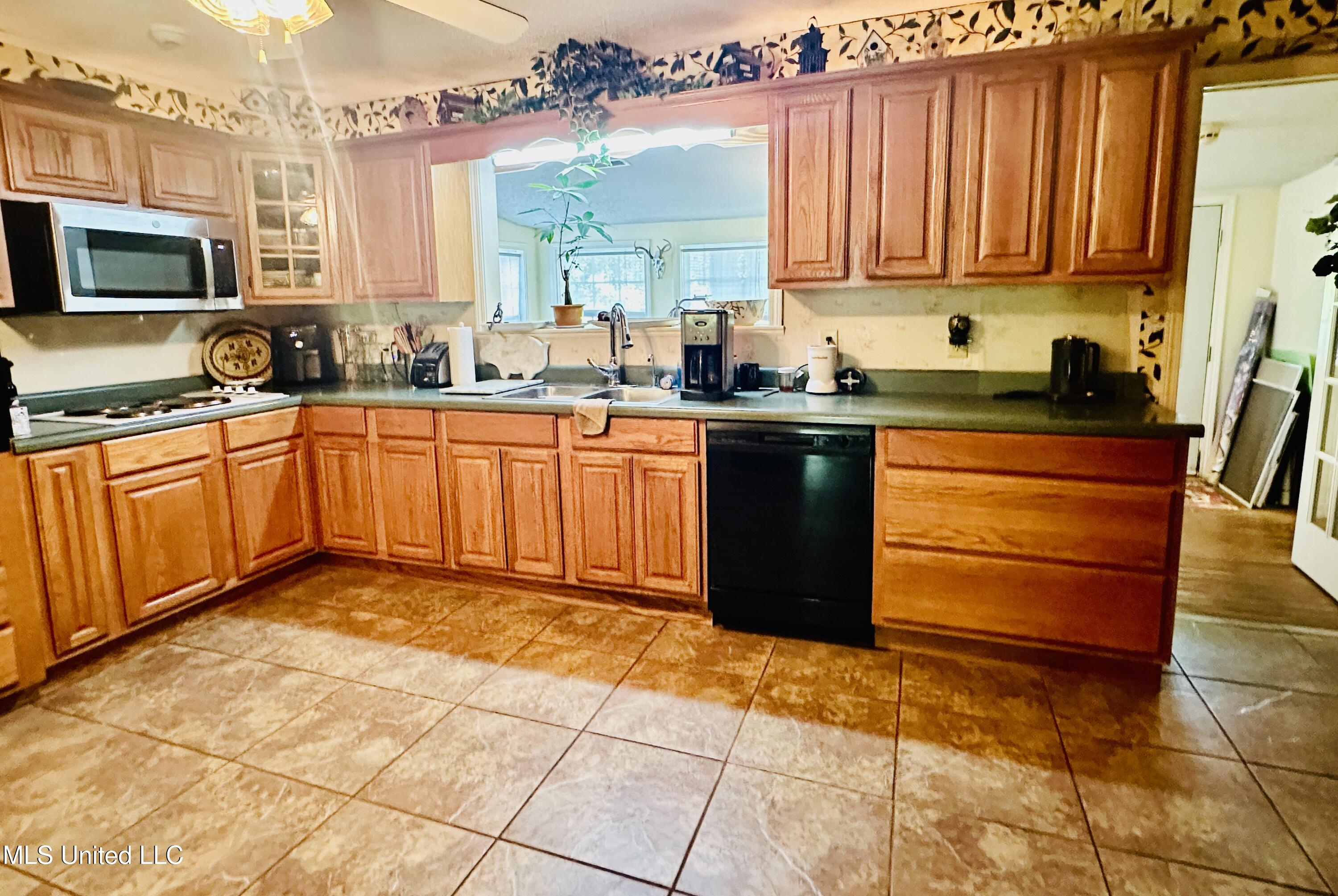 Biloxi, Mississippi 39532, United States, 3 Bedrooms Bedrooms, ,2 BathroomsBathrooms,Residential,Active,191652