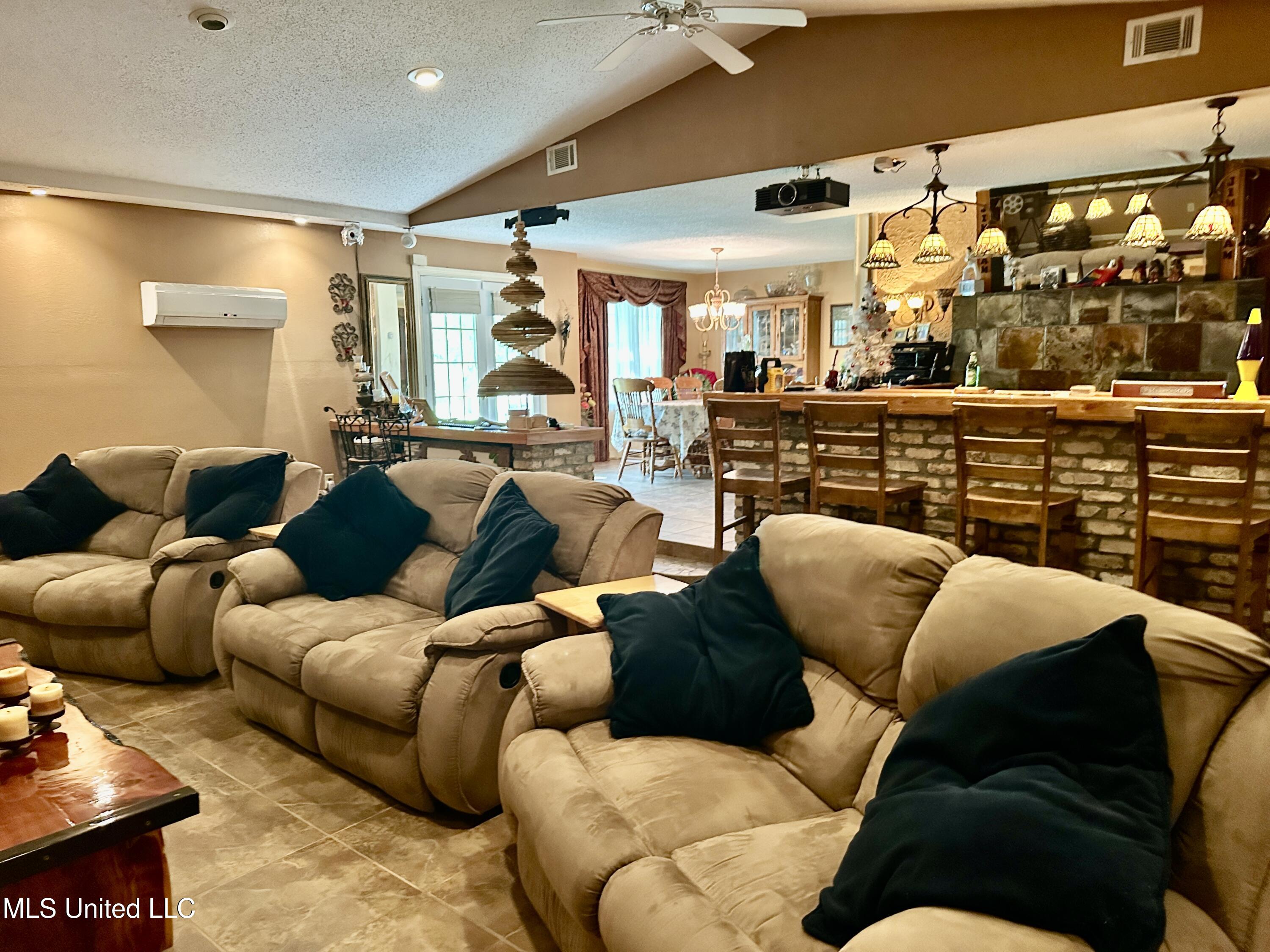 Biloxi, Mississippi 39532, United States, 3 Bedrooms Bedrooms, ,2 BathroomsBathrooms,Residential,Active,191652