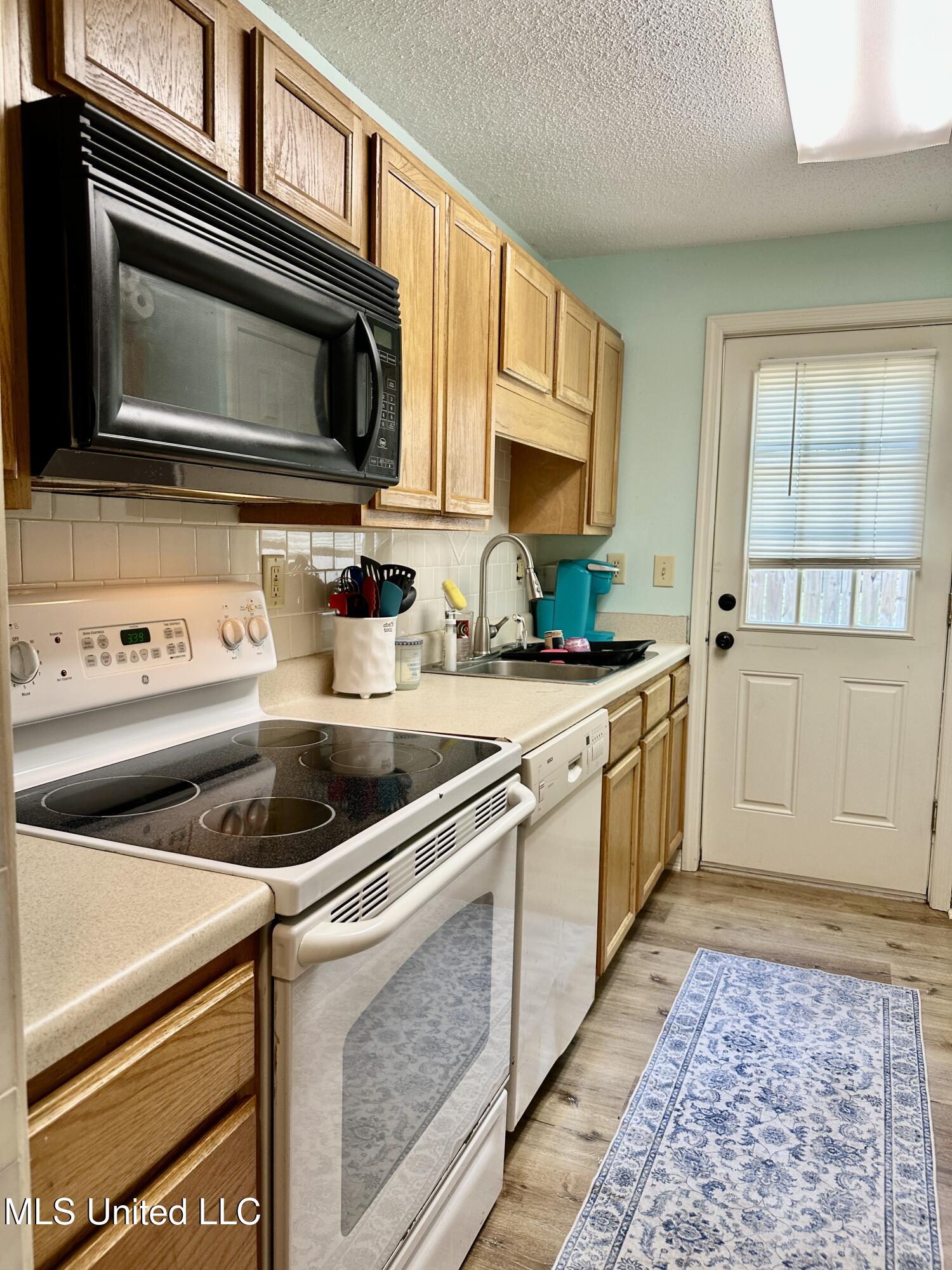 Biloxi, Mississippi 39532, United States, 3 Bedrooms Bedrooms, ,2 BathroomsBathrooms,Residential,Active,191652