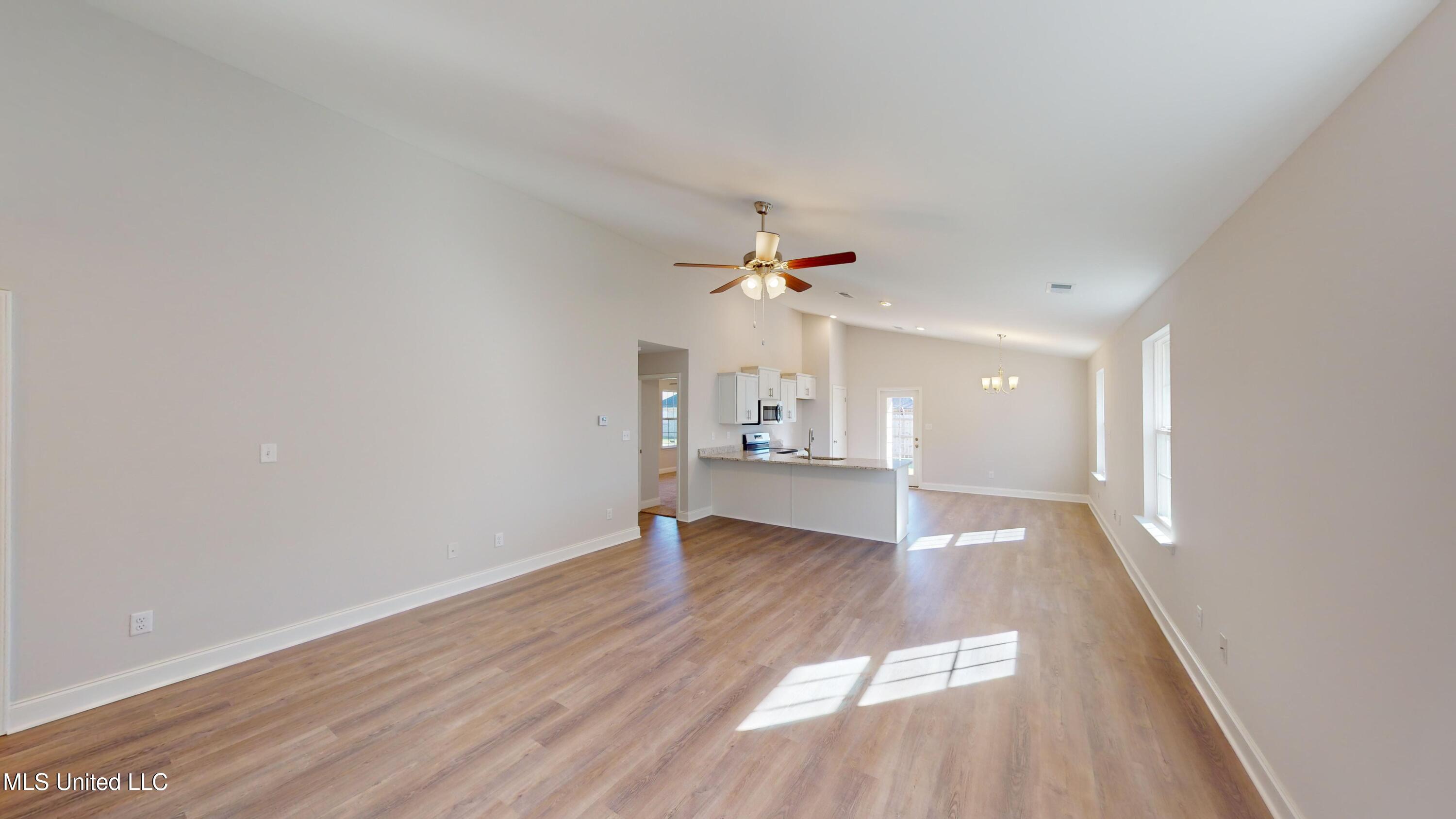 7951 Gardendale Drive, Olive Branch, Mississippi image 6