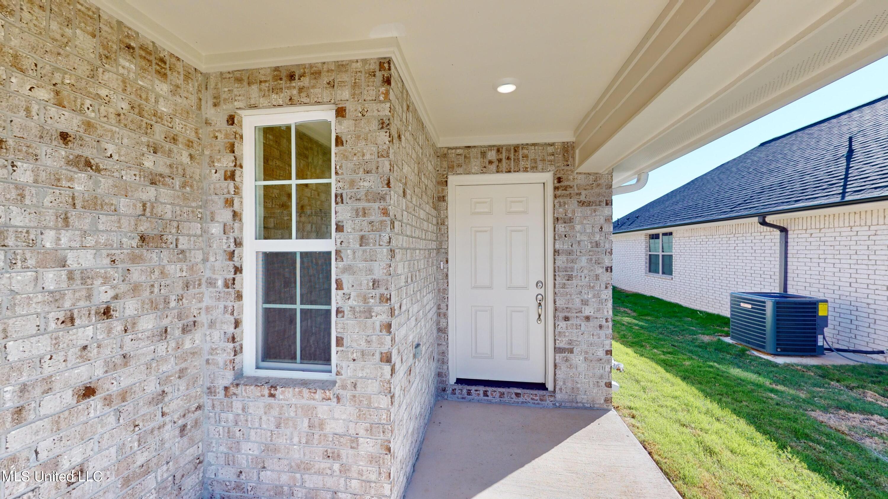 7951 Gardendale Drive, Olive Branch, Mississippi image 4