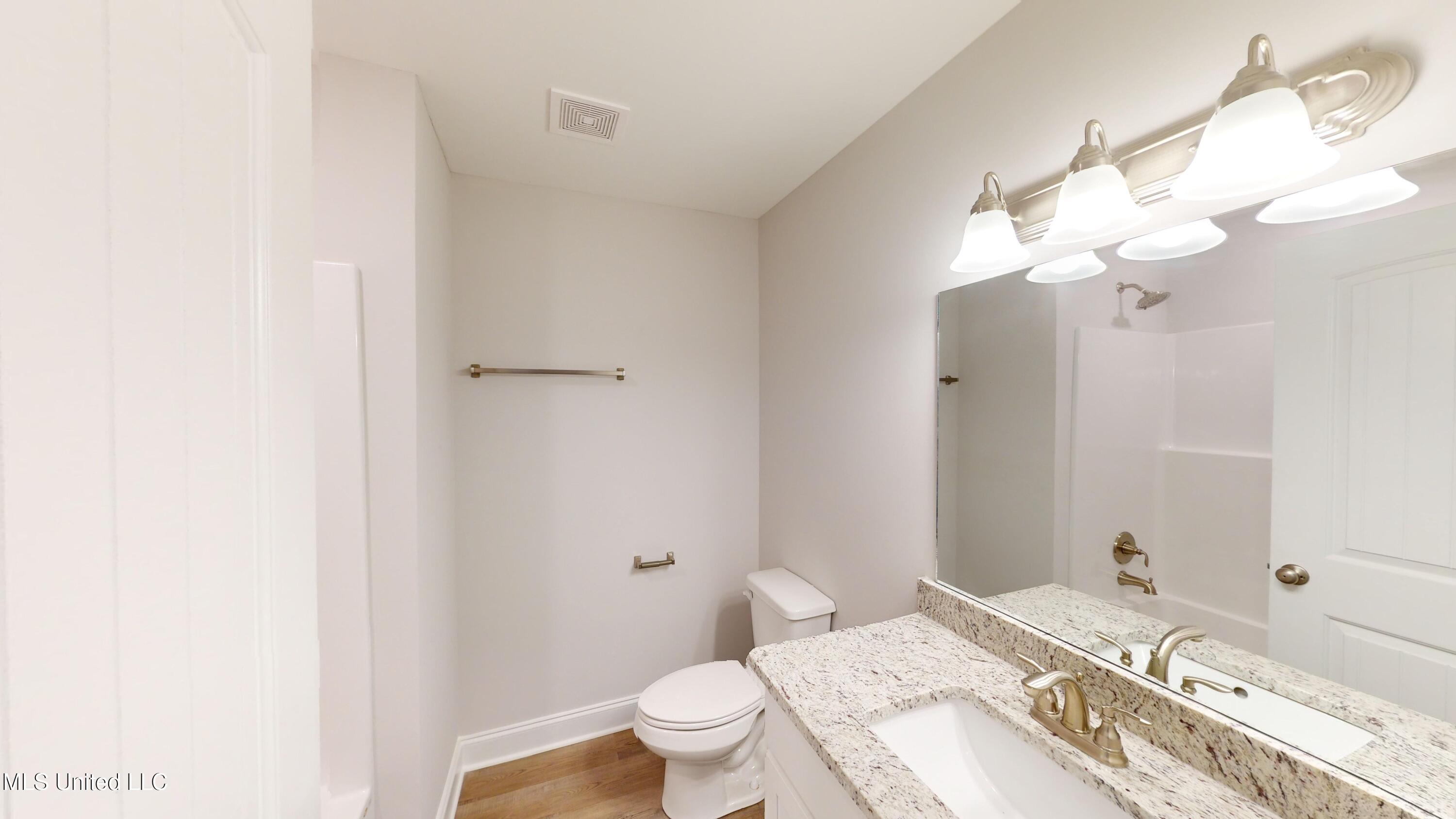 7951 Gardendale Drive, Olive Branch, Mississippi image 20