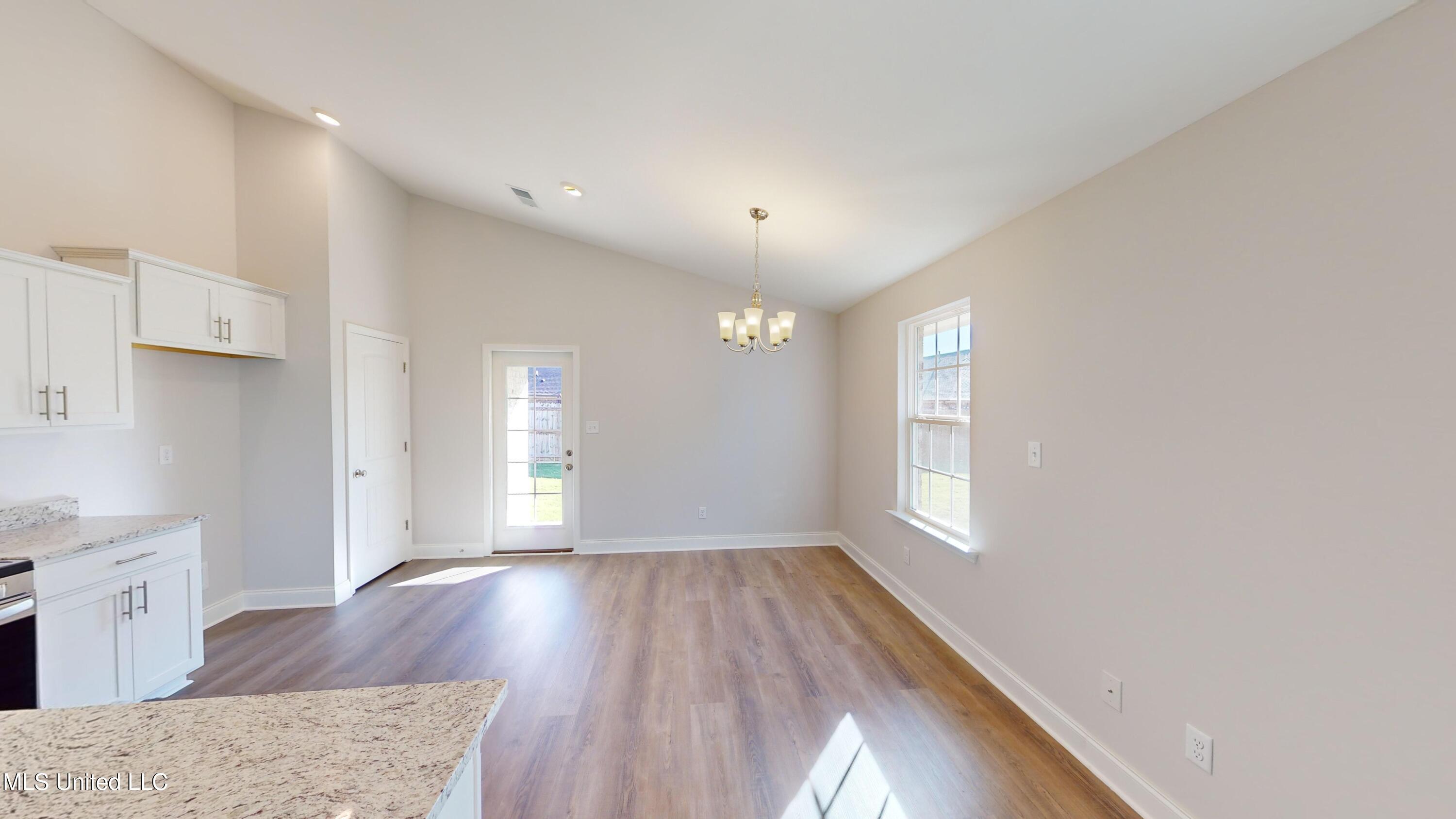 7951 Gardendale Drive, Olive Branch, Mississippi image 12