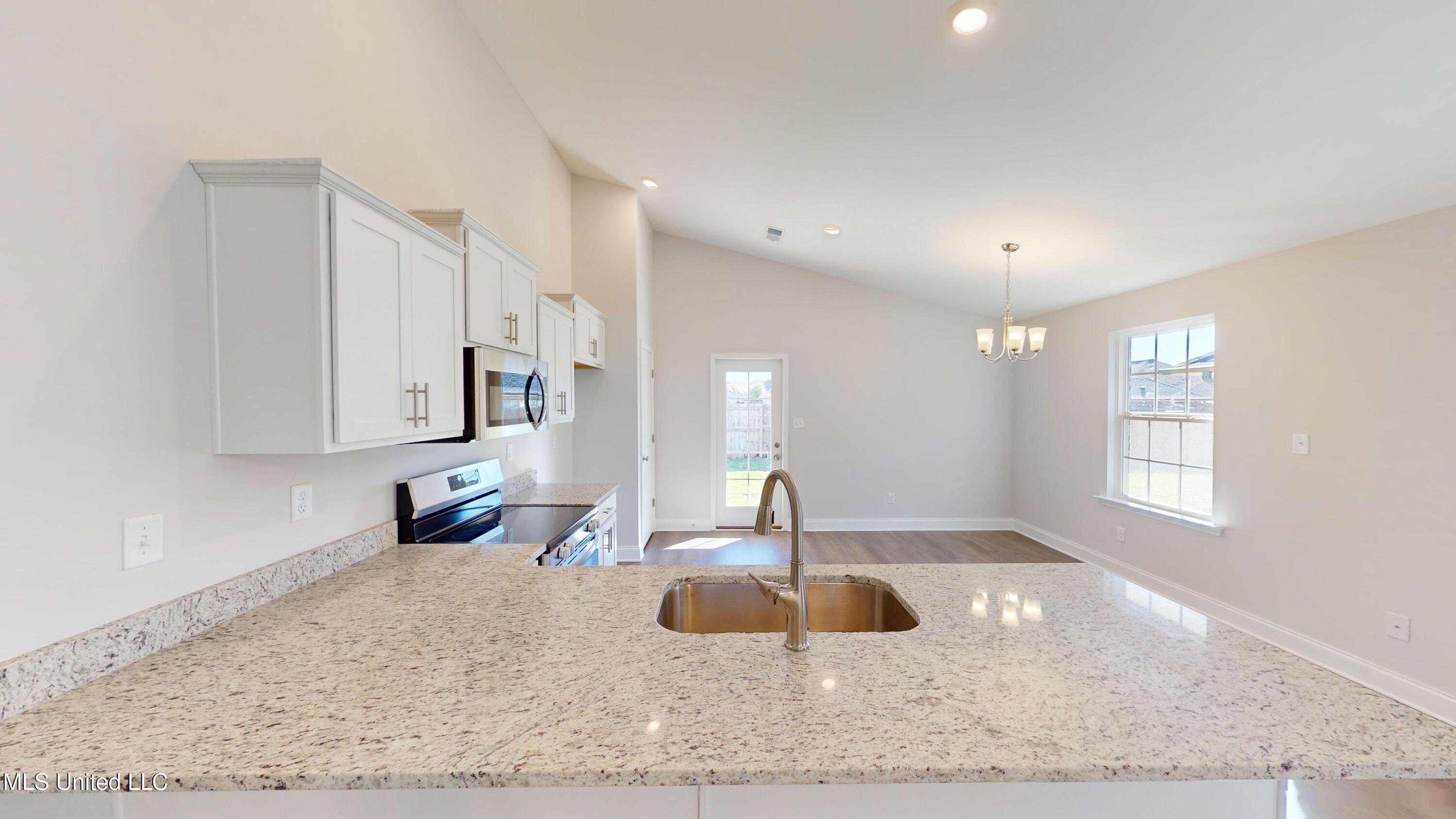 7951 Gardendale Drive, Olive Branch, Mississippi image 10