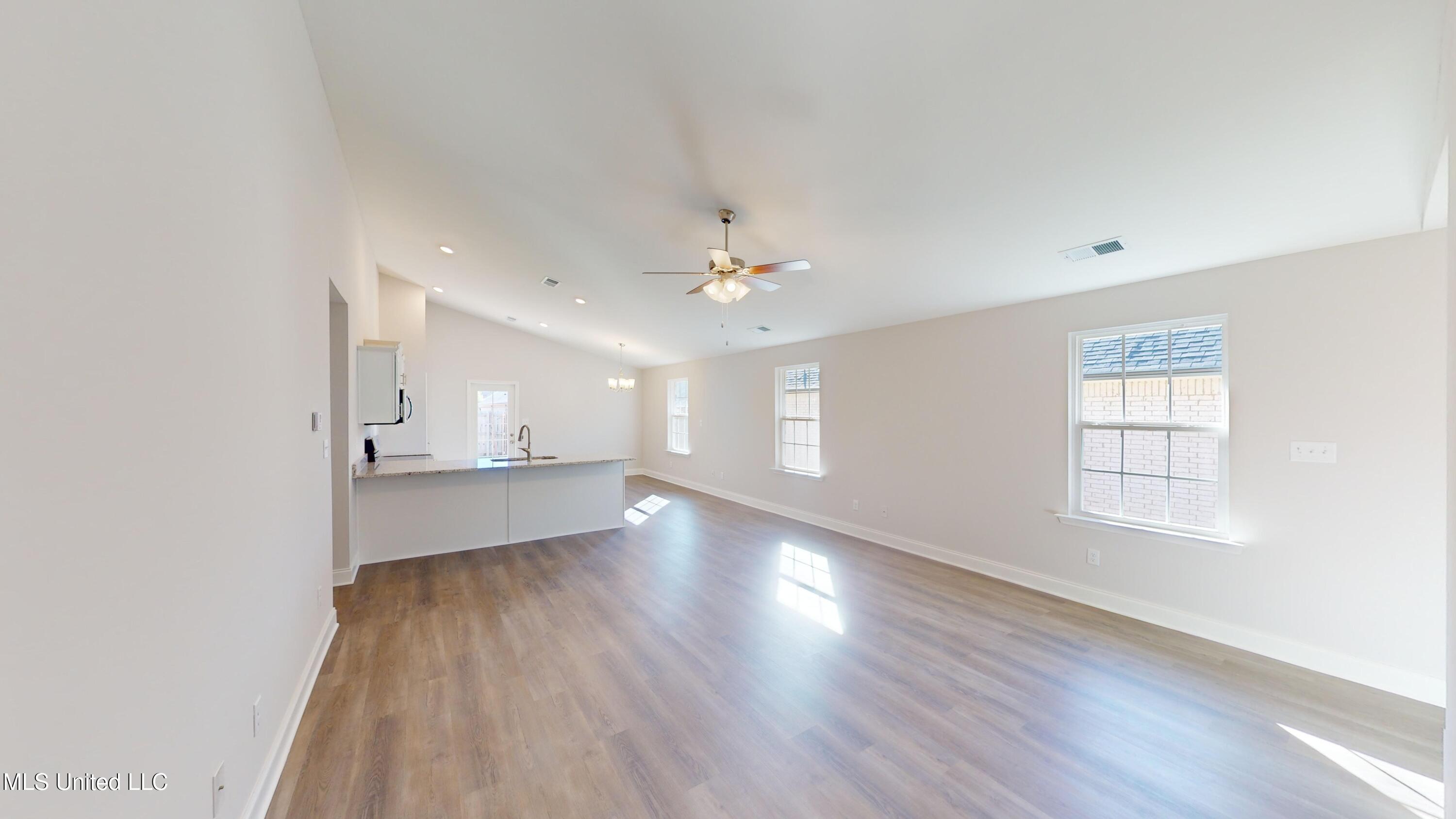 7951 Gardendale Drive, Olive Branch, Mississippi image 7