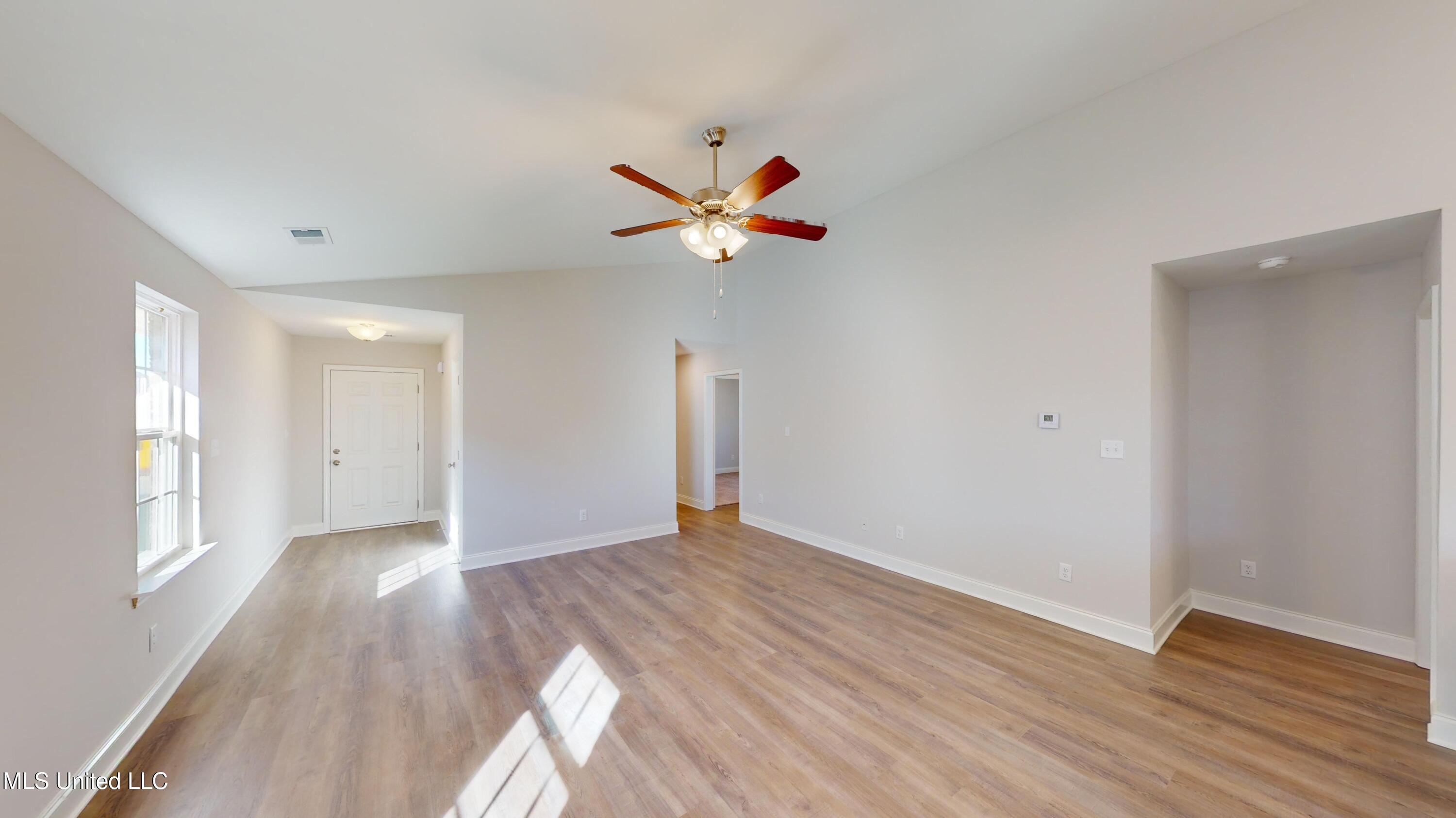7951 Gardendale Drive, Olive Branch, Mississippi image 9