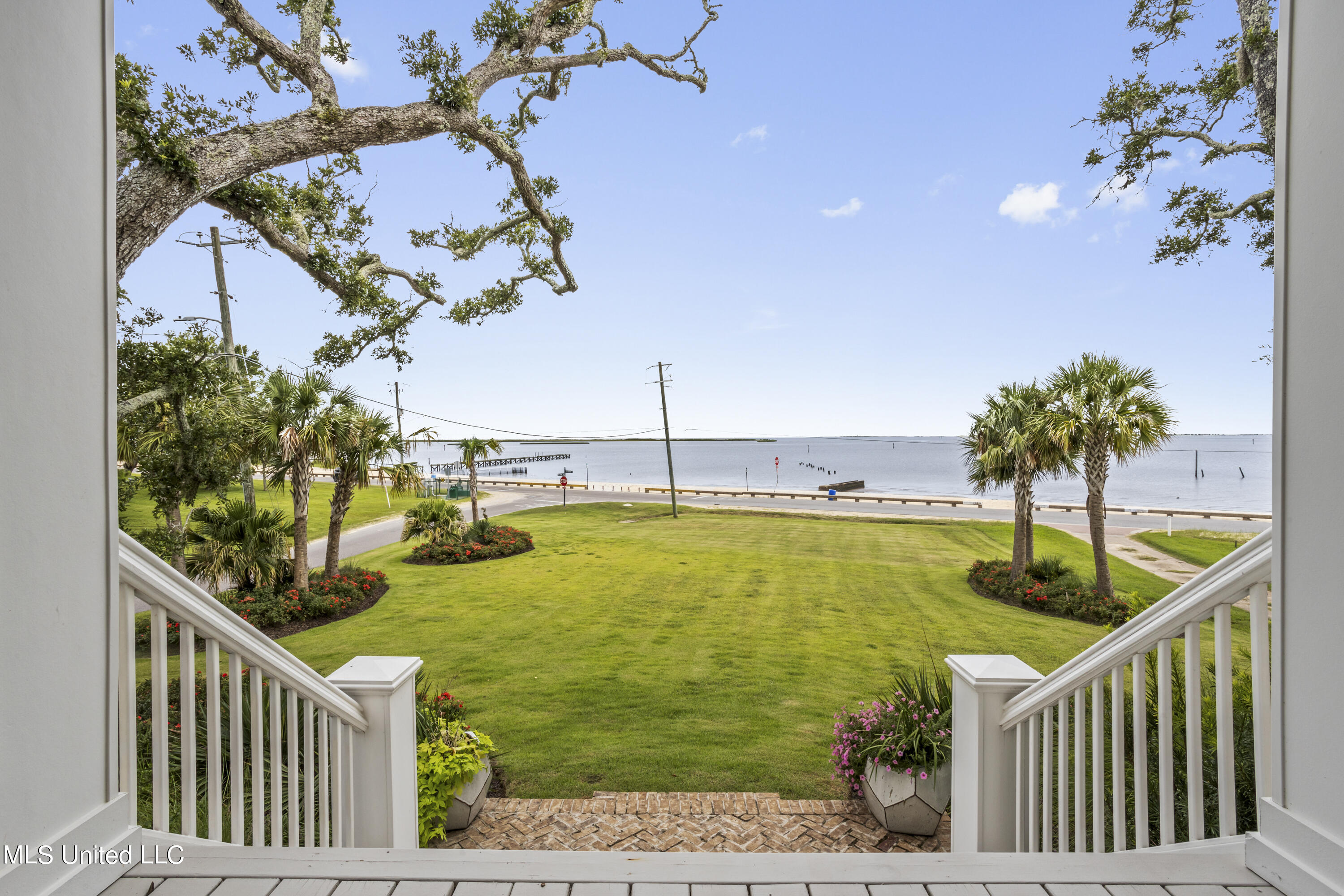 441 E Beach Drive, Ocean Springs, Mississippi image 16