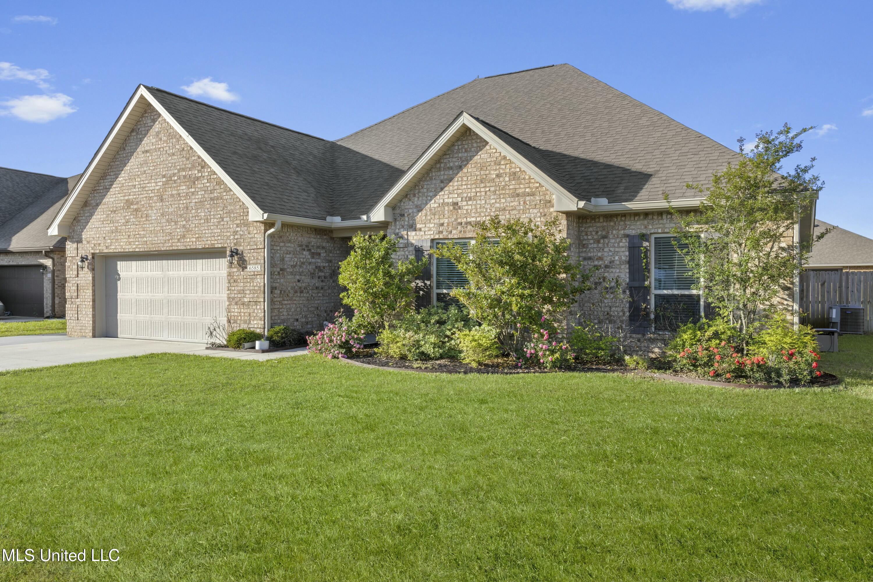 6585 Sugarcane Circle, Ocean Springs, Mississippi image 1