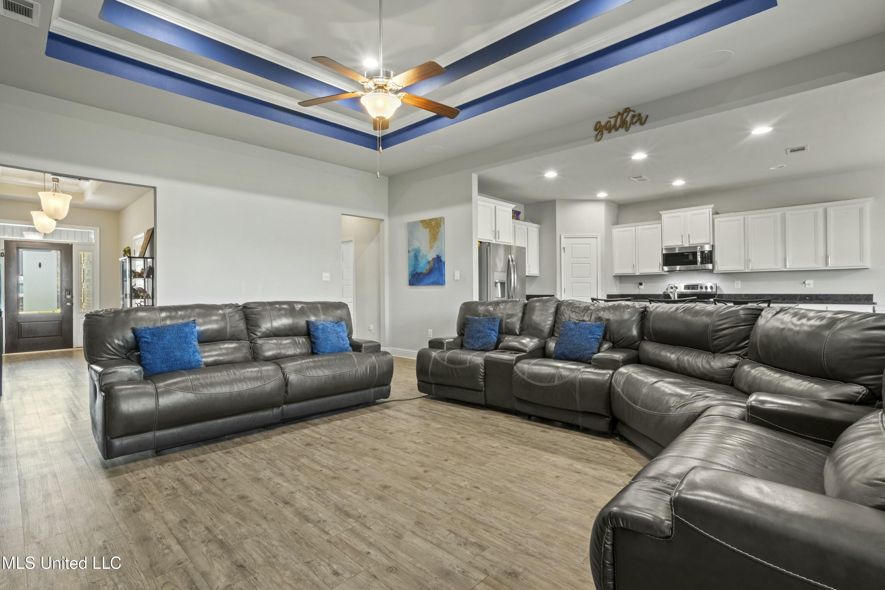 6585 Sugarcane Circle, Ocean Springs, Mississippi image 3