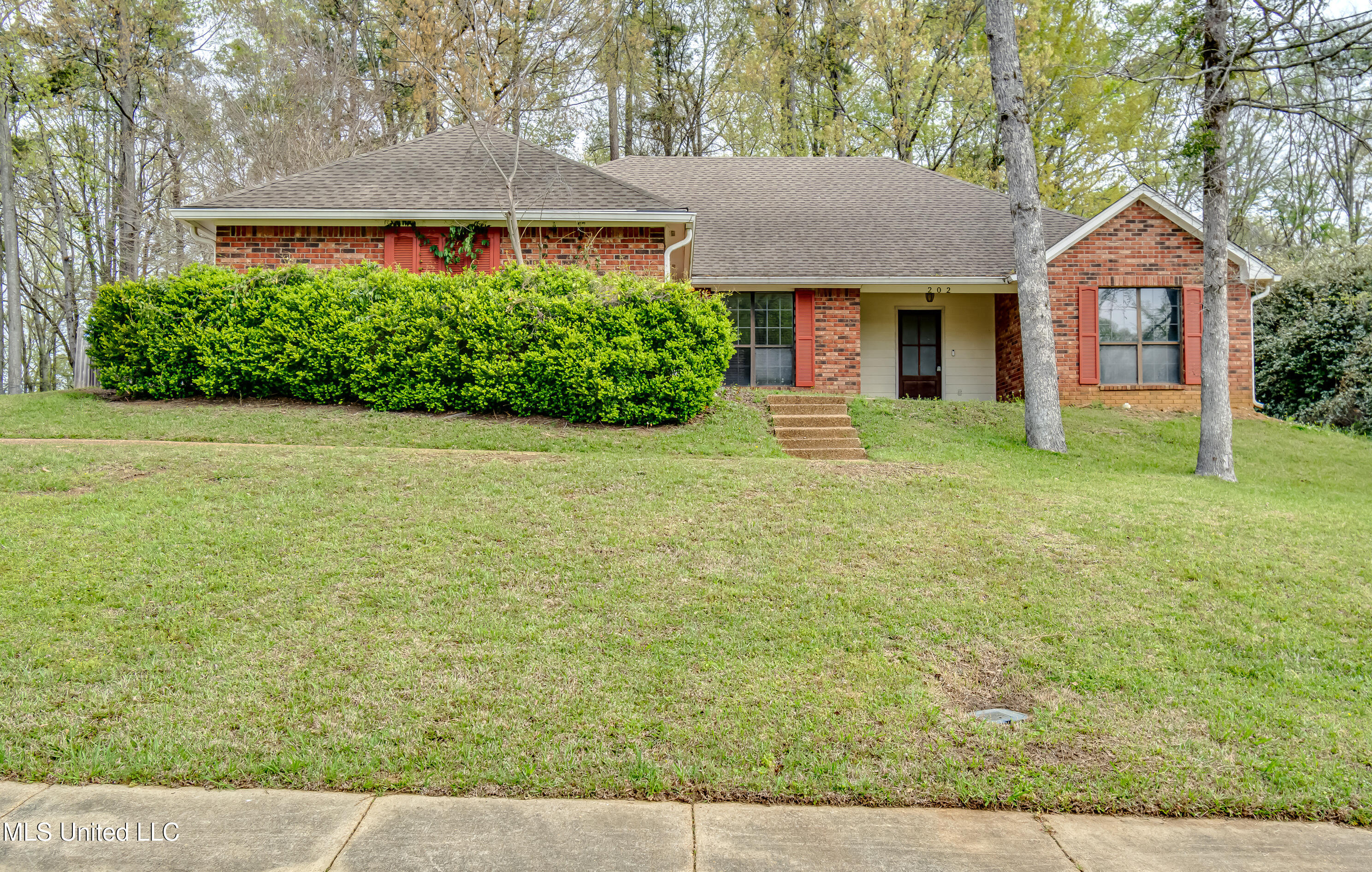 202 Brighton Drive, Clinton, Mississippi image 1