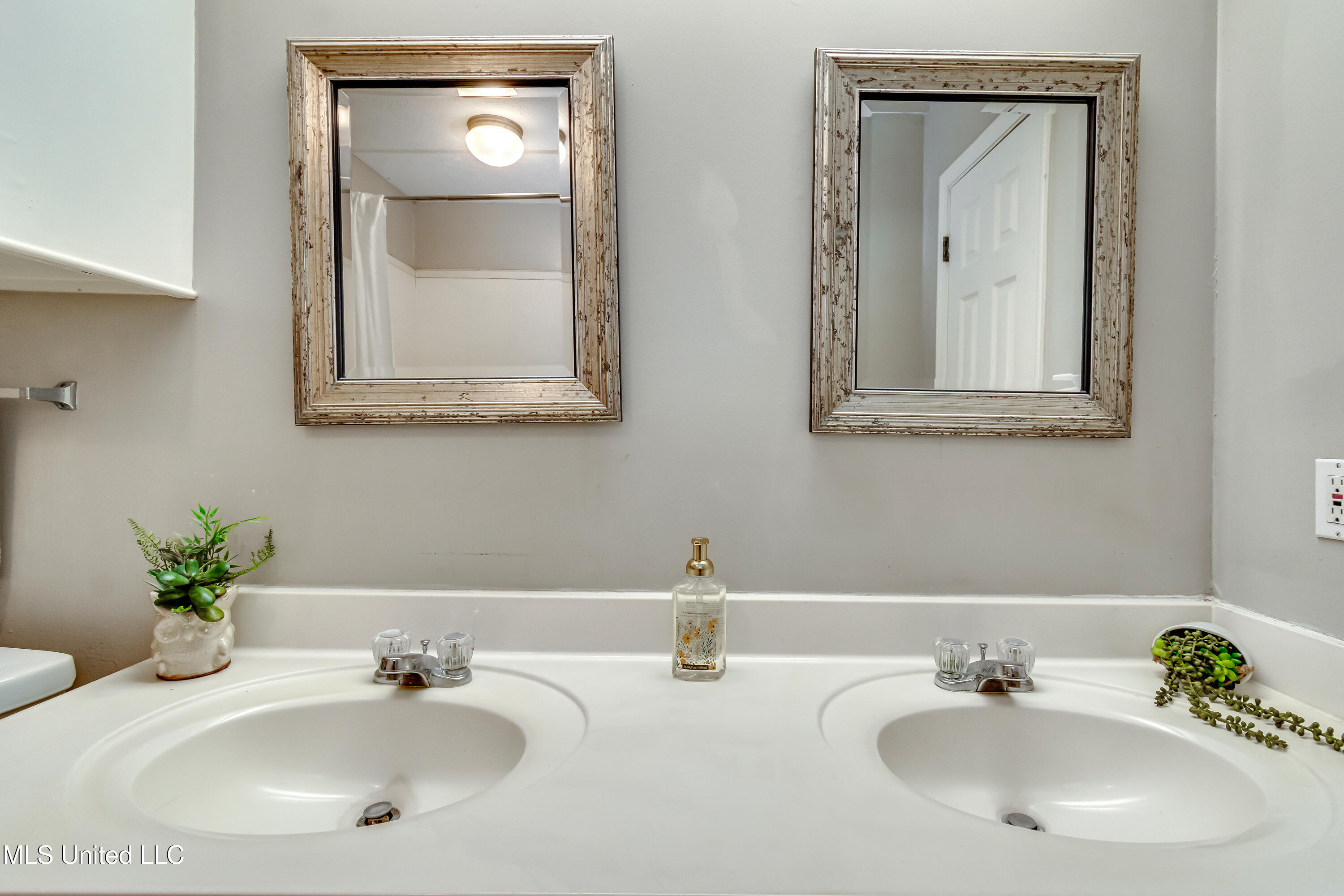 202 Brighton Drive, Clinton, Mississippi image 42