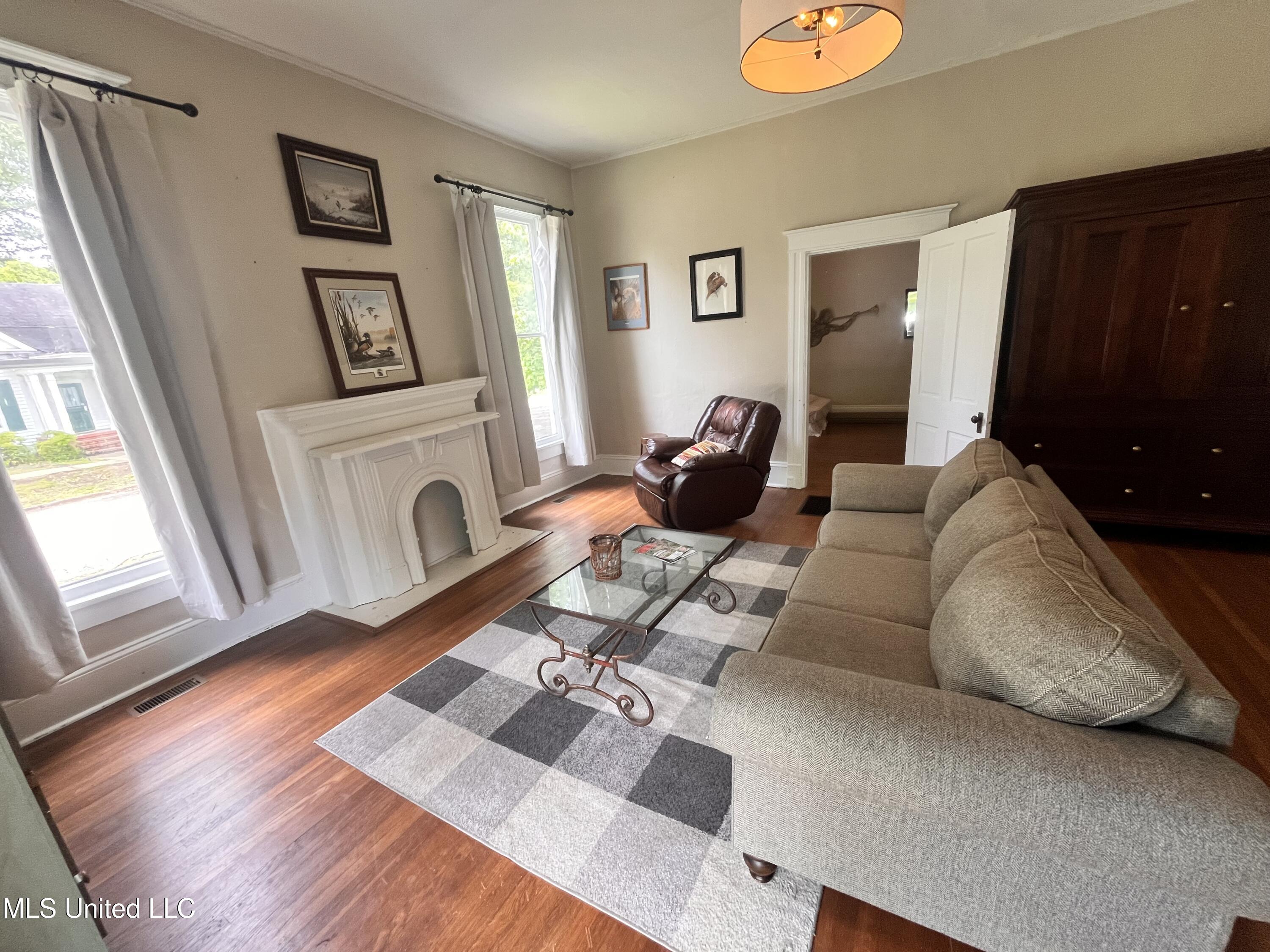 265 E College Avenue, Holly Springs, Mississippi image 24