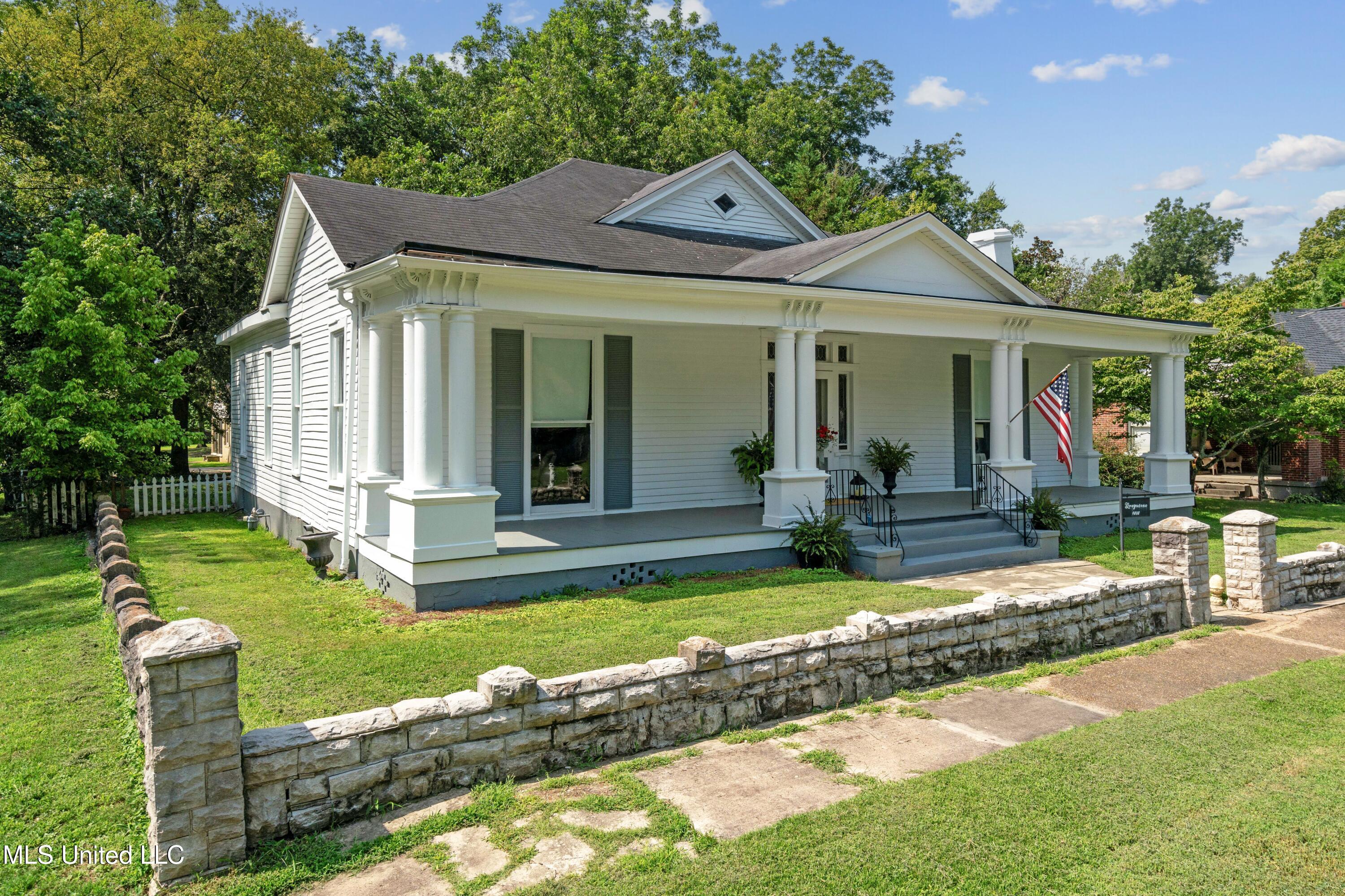 265 E College Avenue, Holly Springs, Mississippi image 4