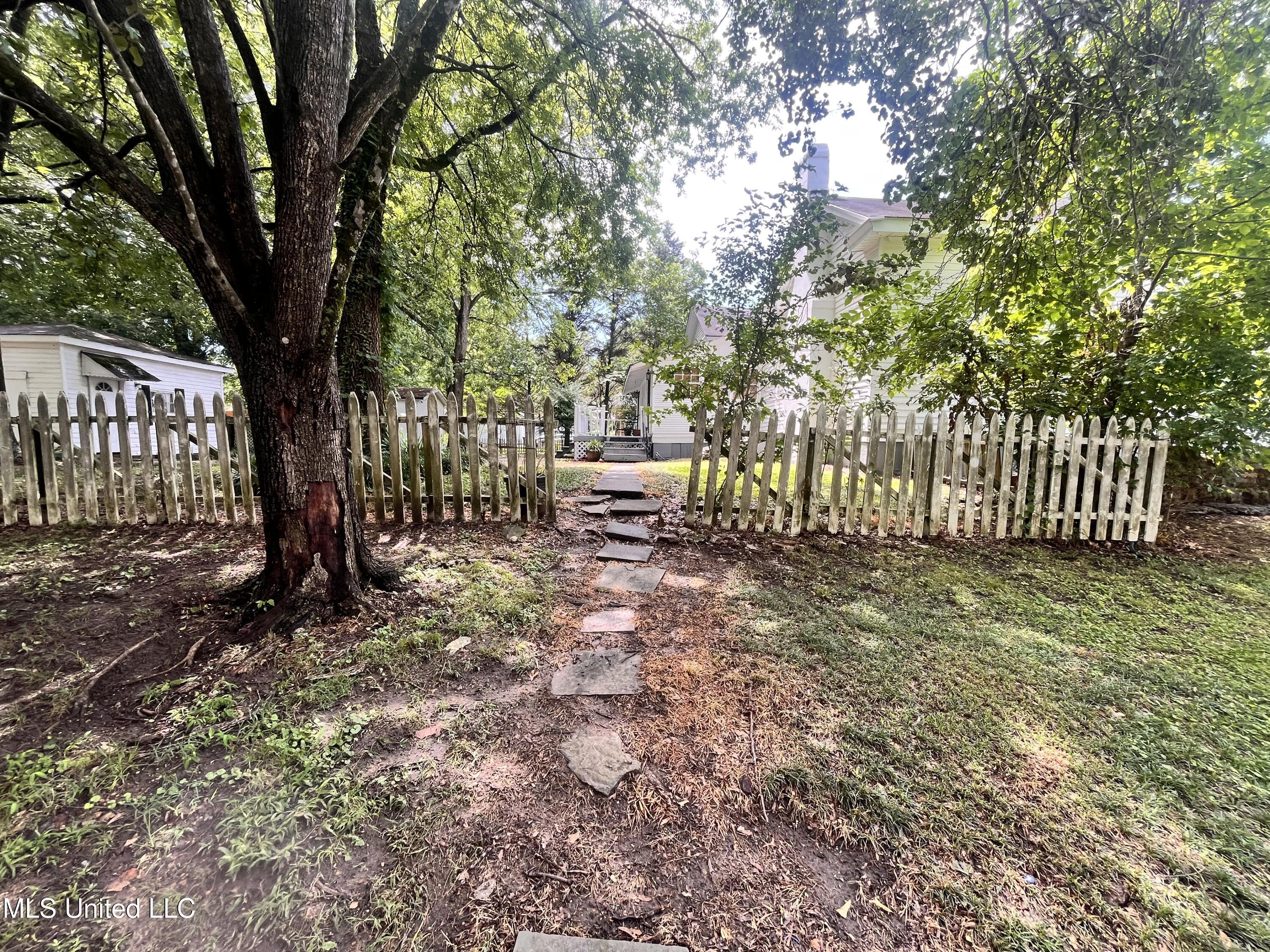 265 E College Avenue, Holly Springs, Mississippi image 7