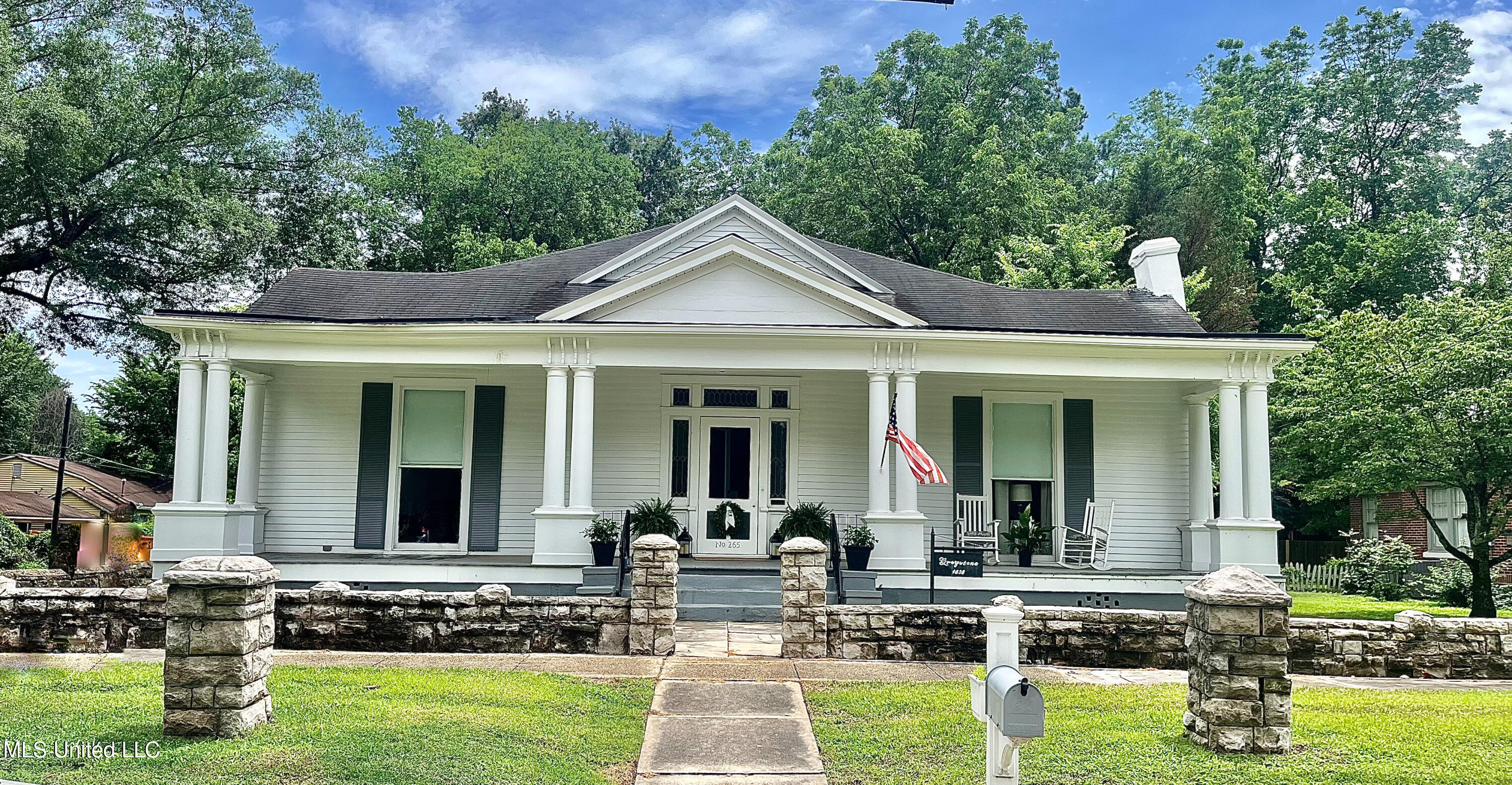 265 E College Avenue, Holly Springs, Mississippi image 1