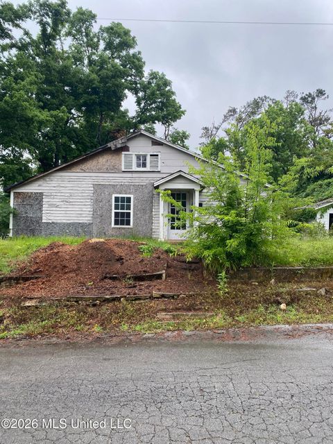 Homes For Sale - 501 S Jackson Street<br/> Ripley, MS 38663