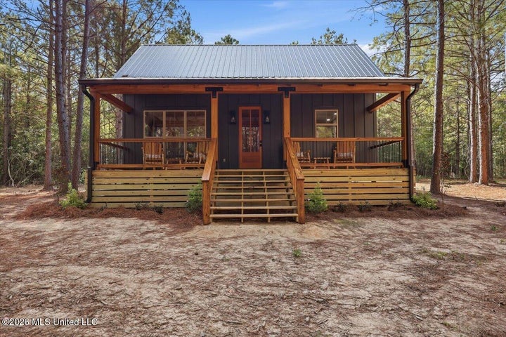 Photo 1 of 68 — 4070 W Simpson Highway 28, Magee, MS 39111