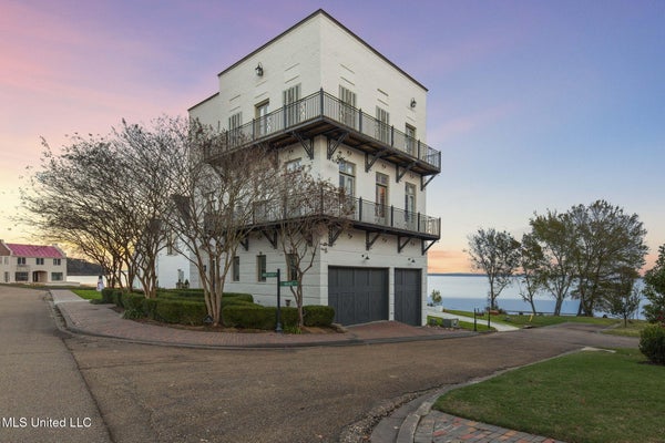 104 GALVEZ ST, MADISON, MS 39110 - Image 492f2f716e03b75e78a455ca1a70e238/1312633844