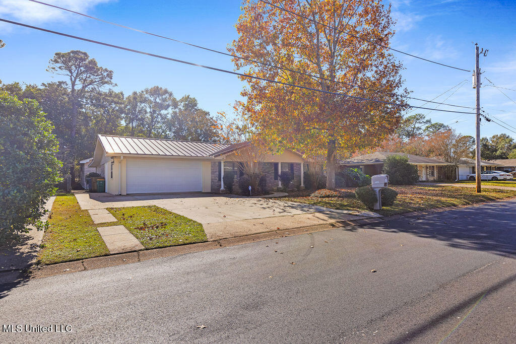 2147 Floyd Drive, Biloxi, Mississippi image 4